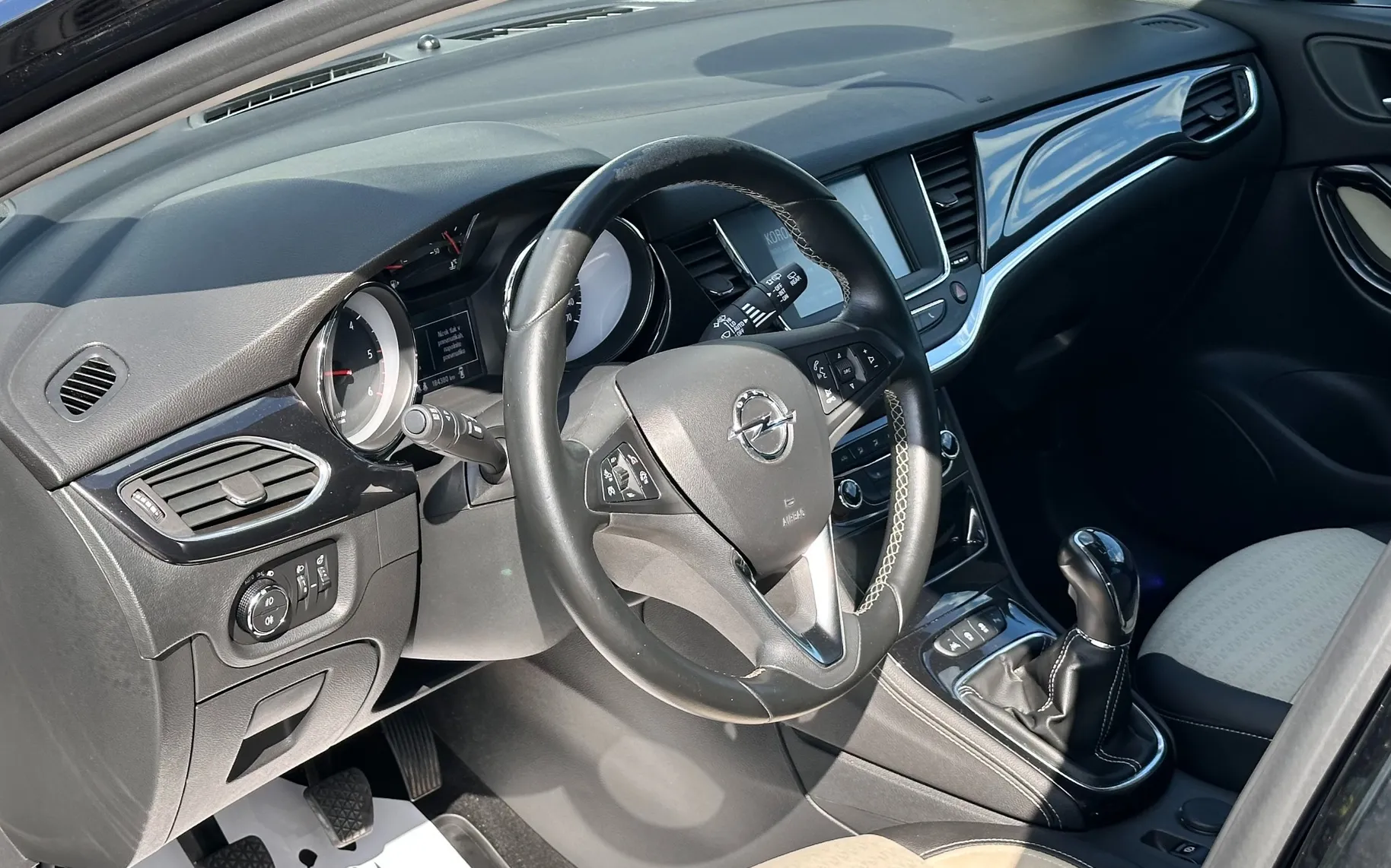 Zunanja slika - Opel Astra - 1.6 CDTI+SLOVENSKI+KEYLESS+NAVI+16 COL+PDC+ODLIČEN - 11