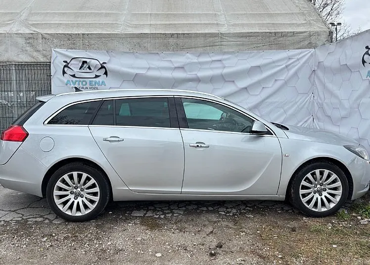 Zunanja slika - Opel Insignia - 2.0 CDTI 118KW AWD - XENON - GRETJE - PDC - 7