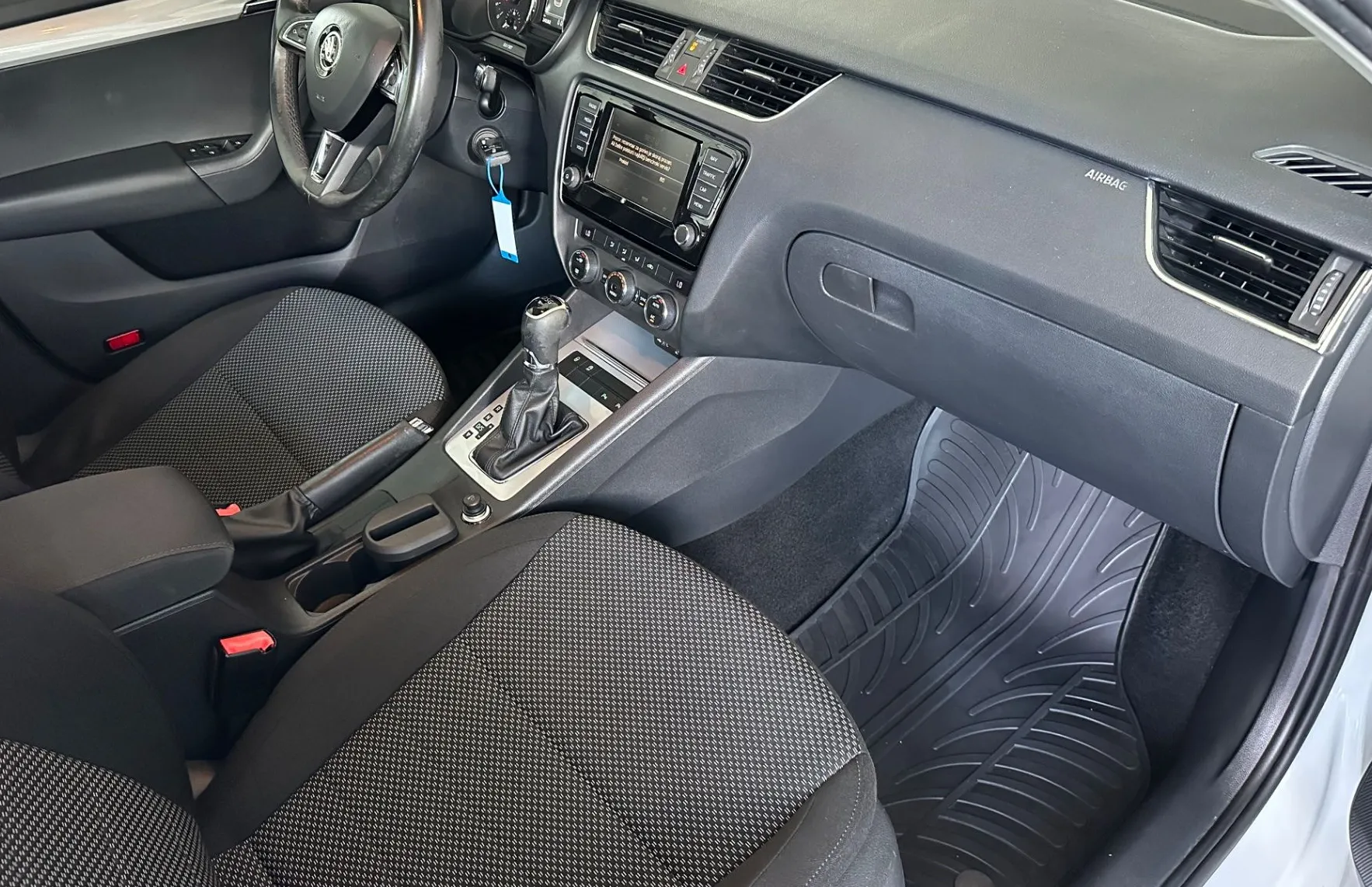 Zunanja slika - Škoda Octavia - Combi 1.6 TDI Ambition DSG-NAVI-AVT.KLIMA-2xPDC - 9