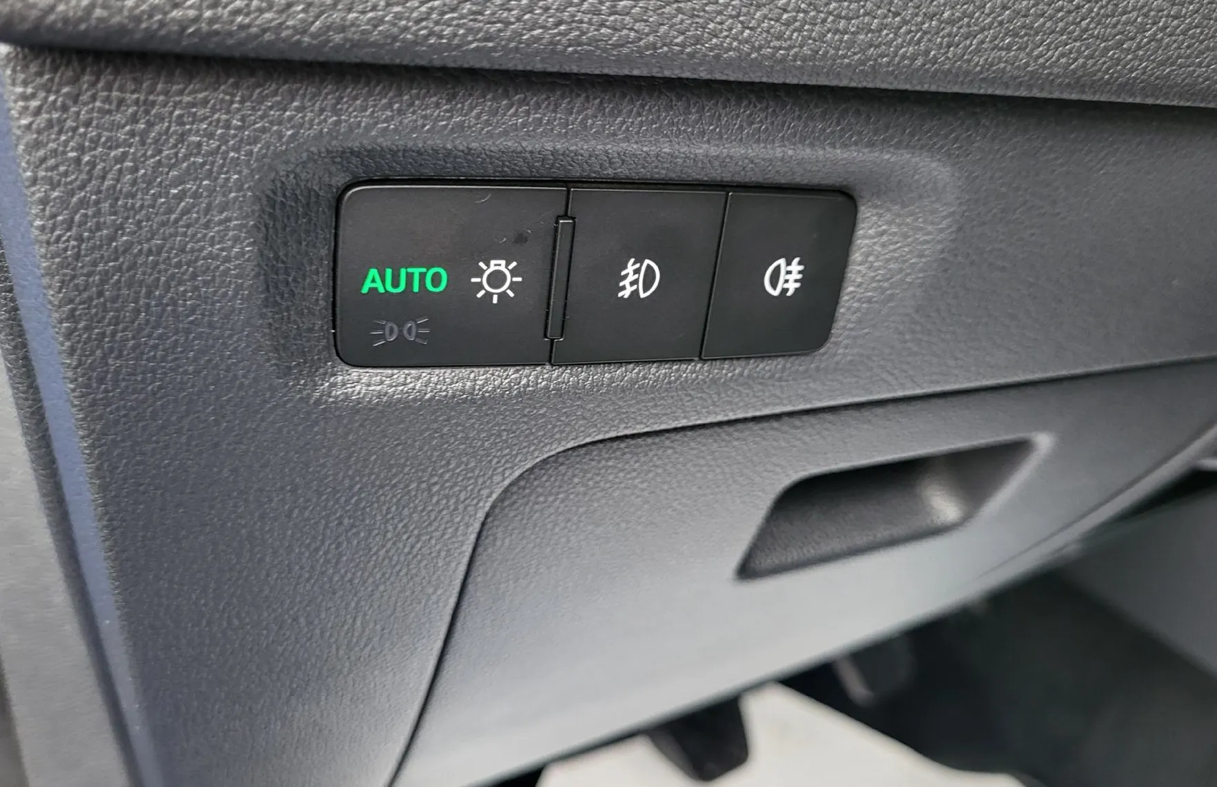 Zunanja slika - Škoda Octavia - 1.0 TSI slo-1 last-tov.gar-alu-pdc-el.paket-acc-.. - 17