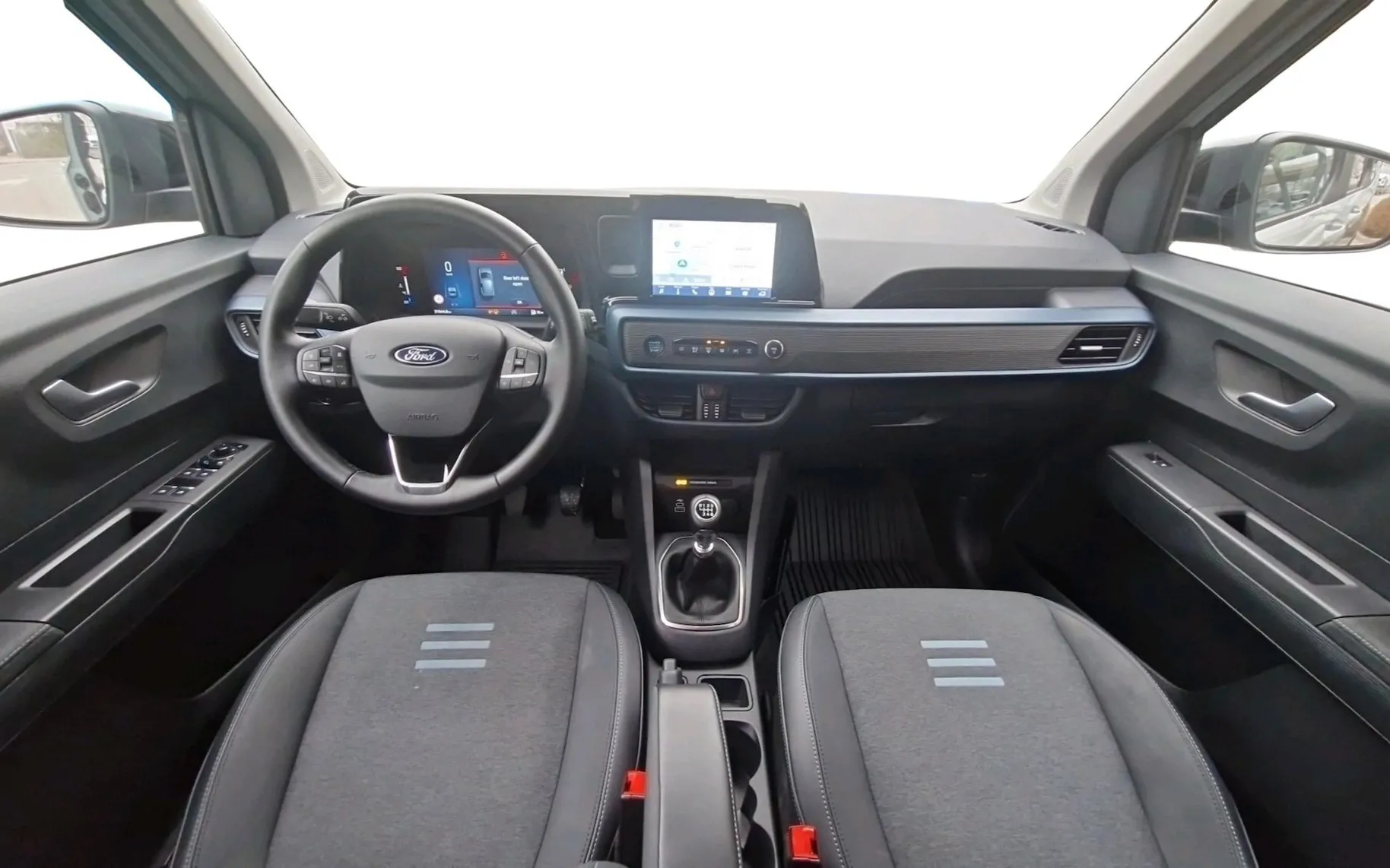 Notranja slika - Ford Tourneo Courier - ACTIVE 1.0ECOBOOST-SLO-RADAR-ZIM.PAKET-KAMERA-BLI - 8