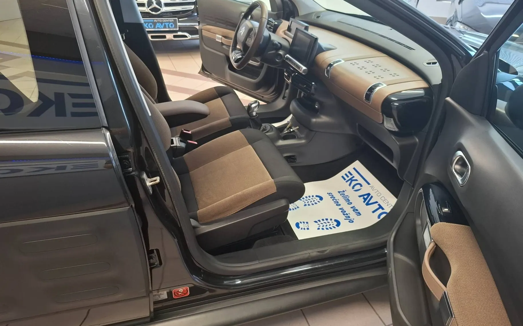Zunanja slika - Citroën C4 Cactus - 1.2 VTi Live-KREDIT BREZ POLOGA- - 2