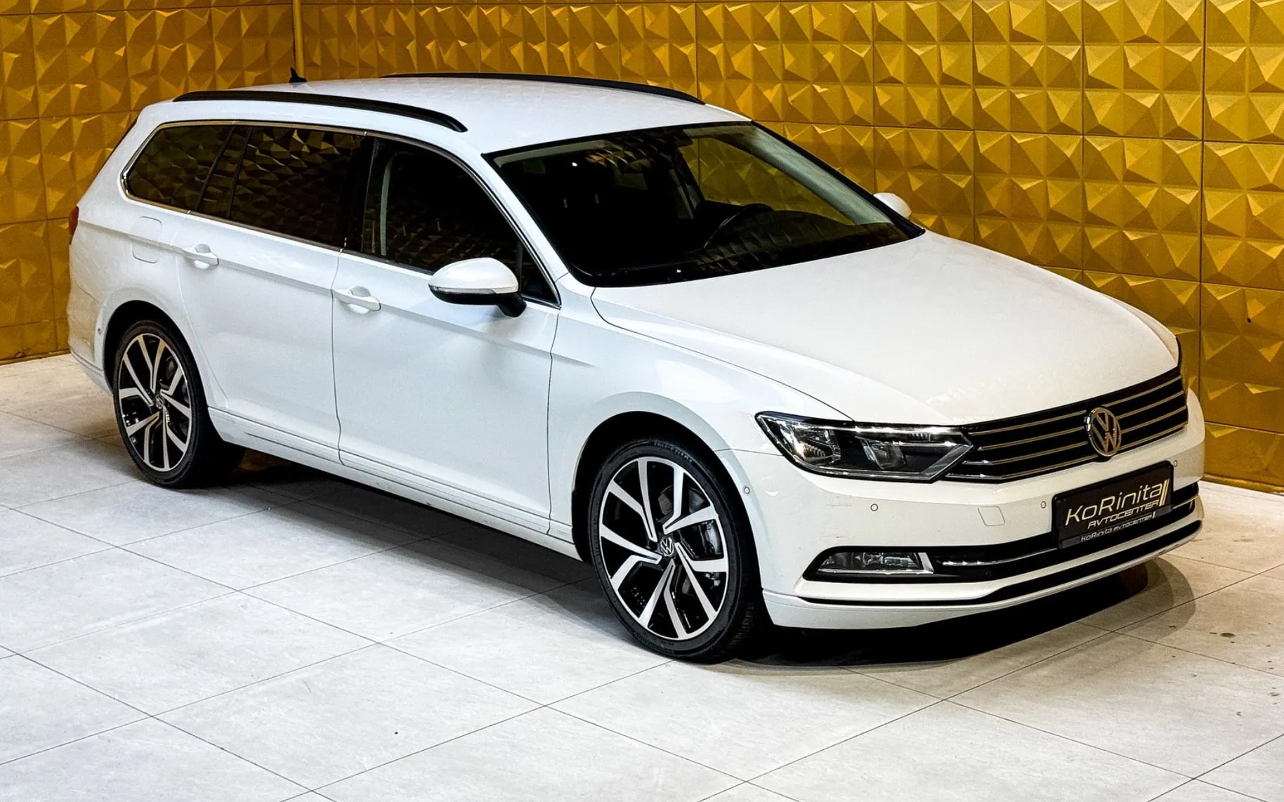 Zunanja slika - Volkswagen Passat Variant - 2.0 TDI AUT.-PERLA-KLJUKA-MASAZA-GRETJE-RADAR... - 2