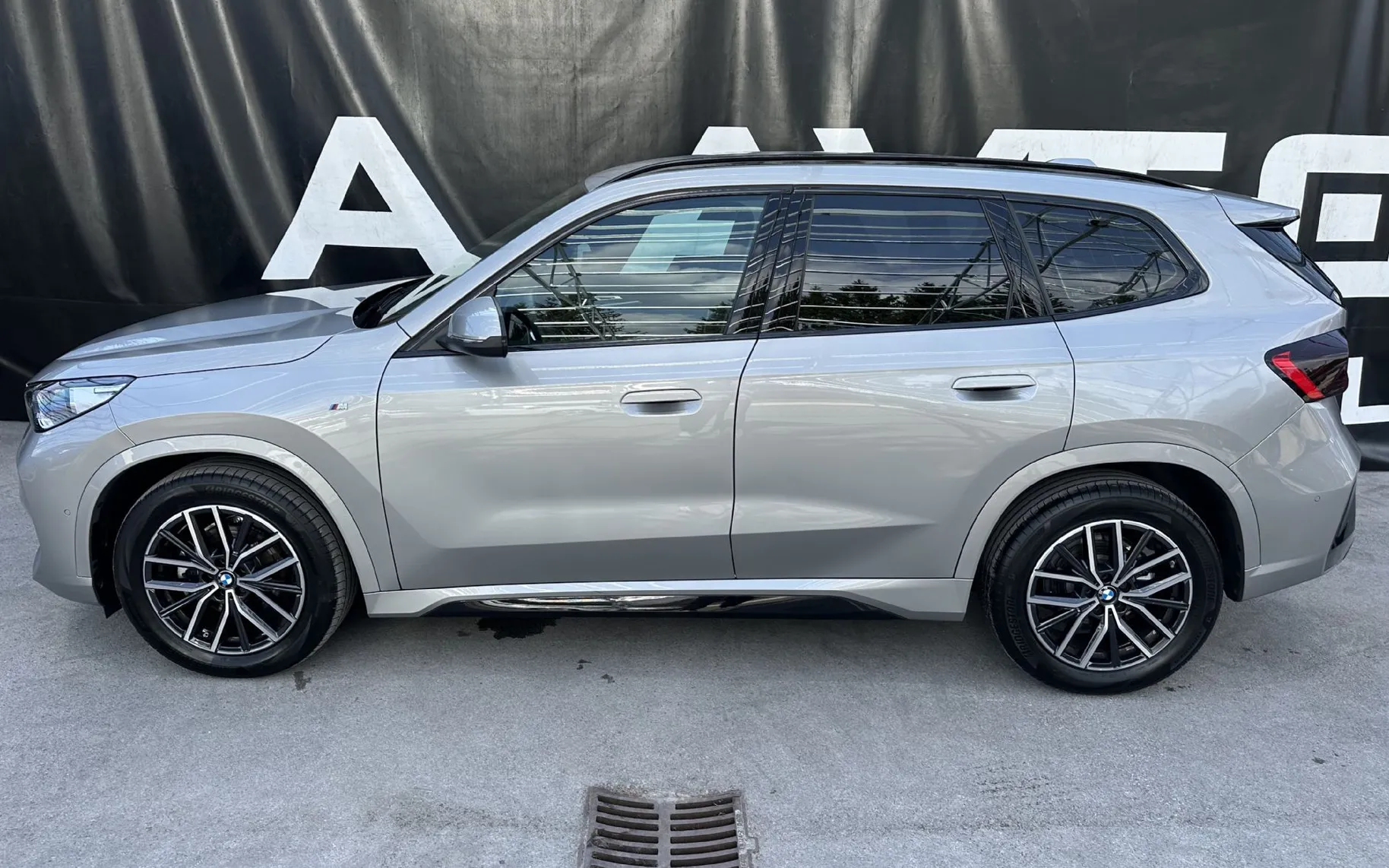 Zunanja slika - BMW X1 - serija :  sDrive18i  AT  MSPORT-NAVI-KAMERA-KEYLESS-G.SED - 4