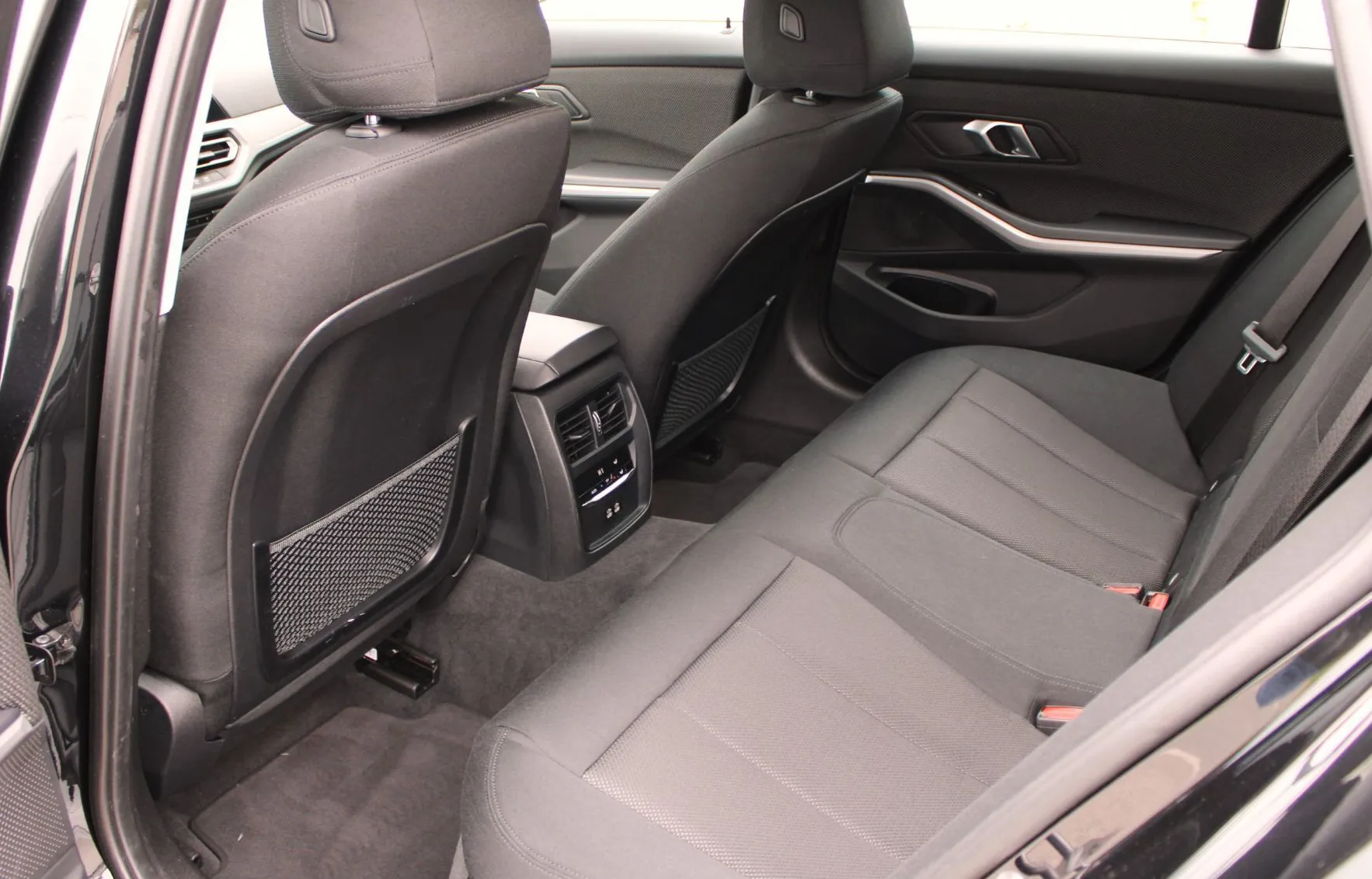 Zunanja slika - BMW Serija 3 - Touring: 318dA Touring Advantage Avt. ALU NAVI PDC LED - 13