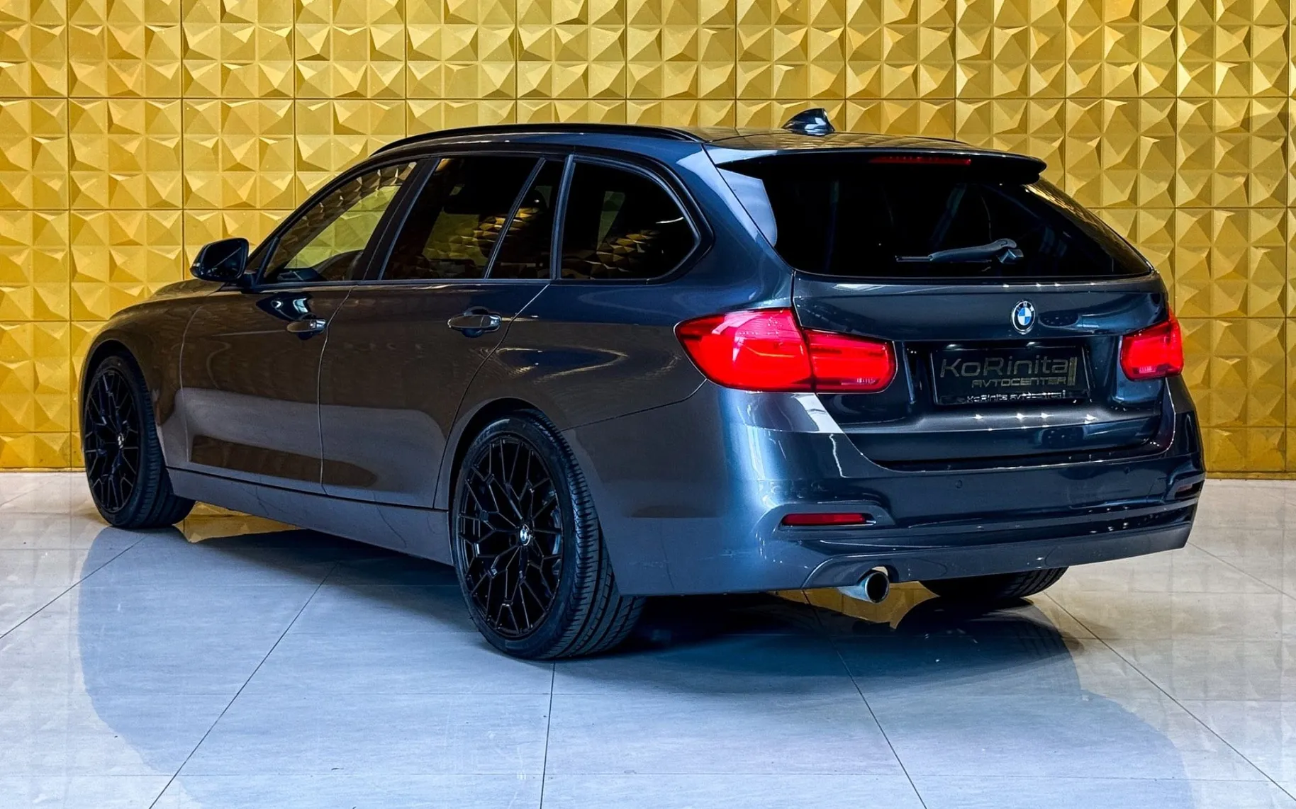 Notranja slika - BMW serija 3 Touring: - 318d AUT. LED-GRETJE-NAVI-EL. PRTLJAZNIK - 9