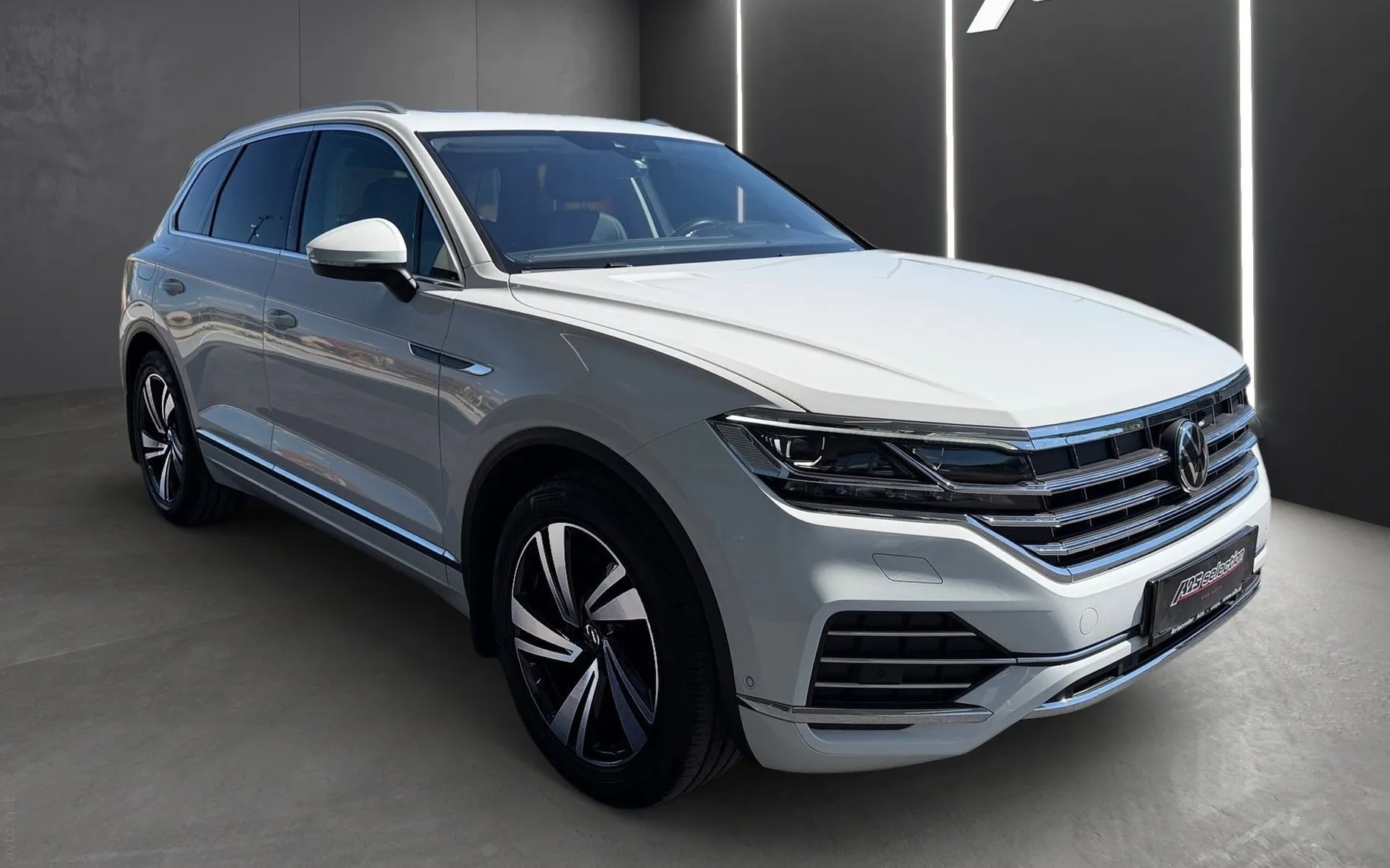 Zunanja slika - Volkswagen Touareg - 4motion V6 TDI Elegance Tiptronic-Slovensko vozi - 2