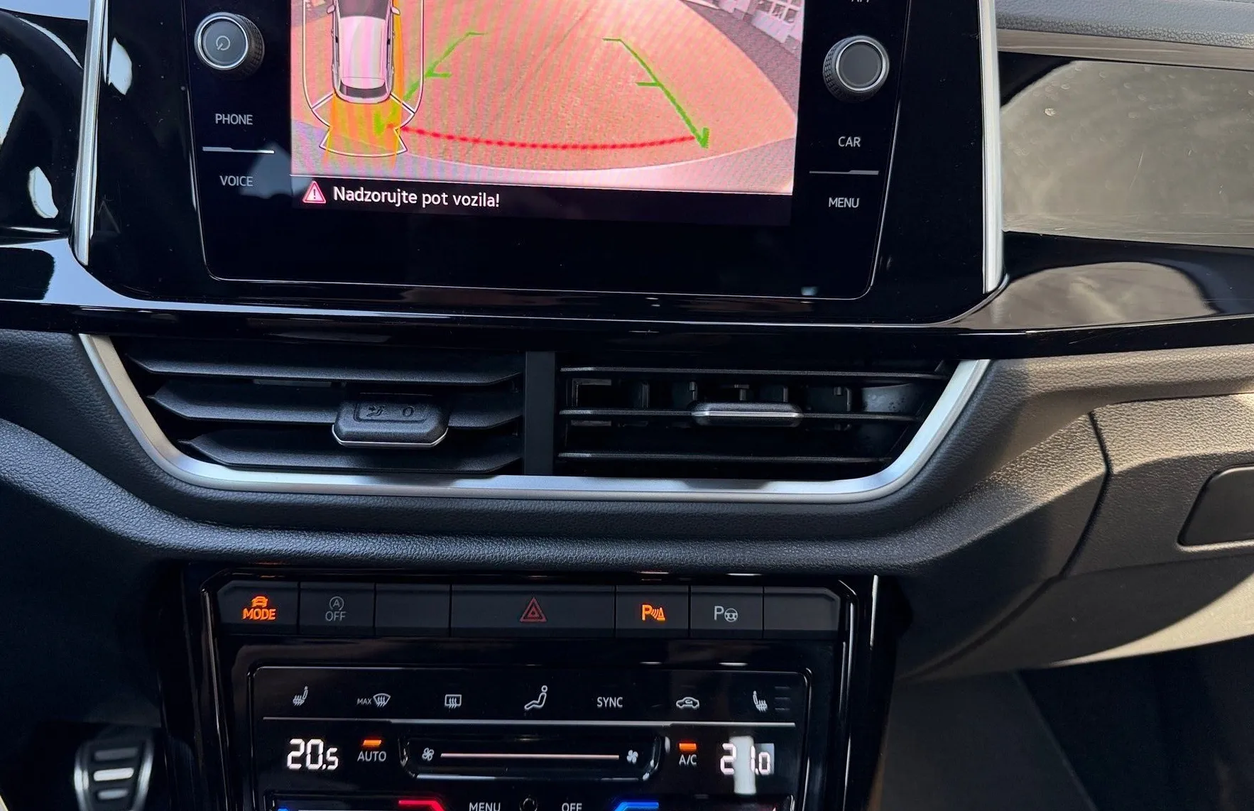 Zunanja slika - VW T-Roc - 1.0 TSI BMT R-Line-Masaža-ACC-PDC-Kamera-IQ Light - 15