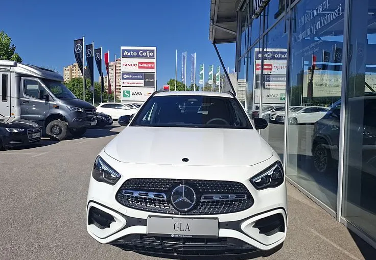 Zunanja slika - Mercedes-Benz GLA-Razred - GLA 180 AMG Line Avt. - 7