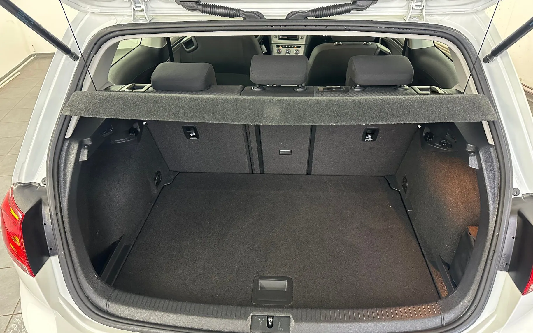 Zunanja slika - Volkswagen Golf - 1.2 TSI Comfortline 81 KW.BENCIN.SAMO 75.000 KM - 6