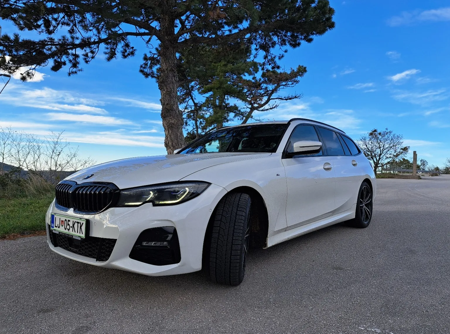 Zunanja slika - BMW Serija 3 - 320d xDrive Touring M Sport Avt. - 1