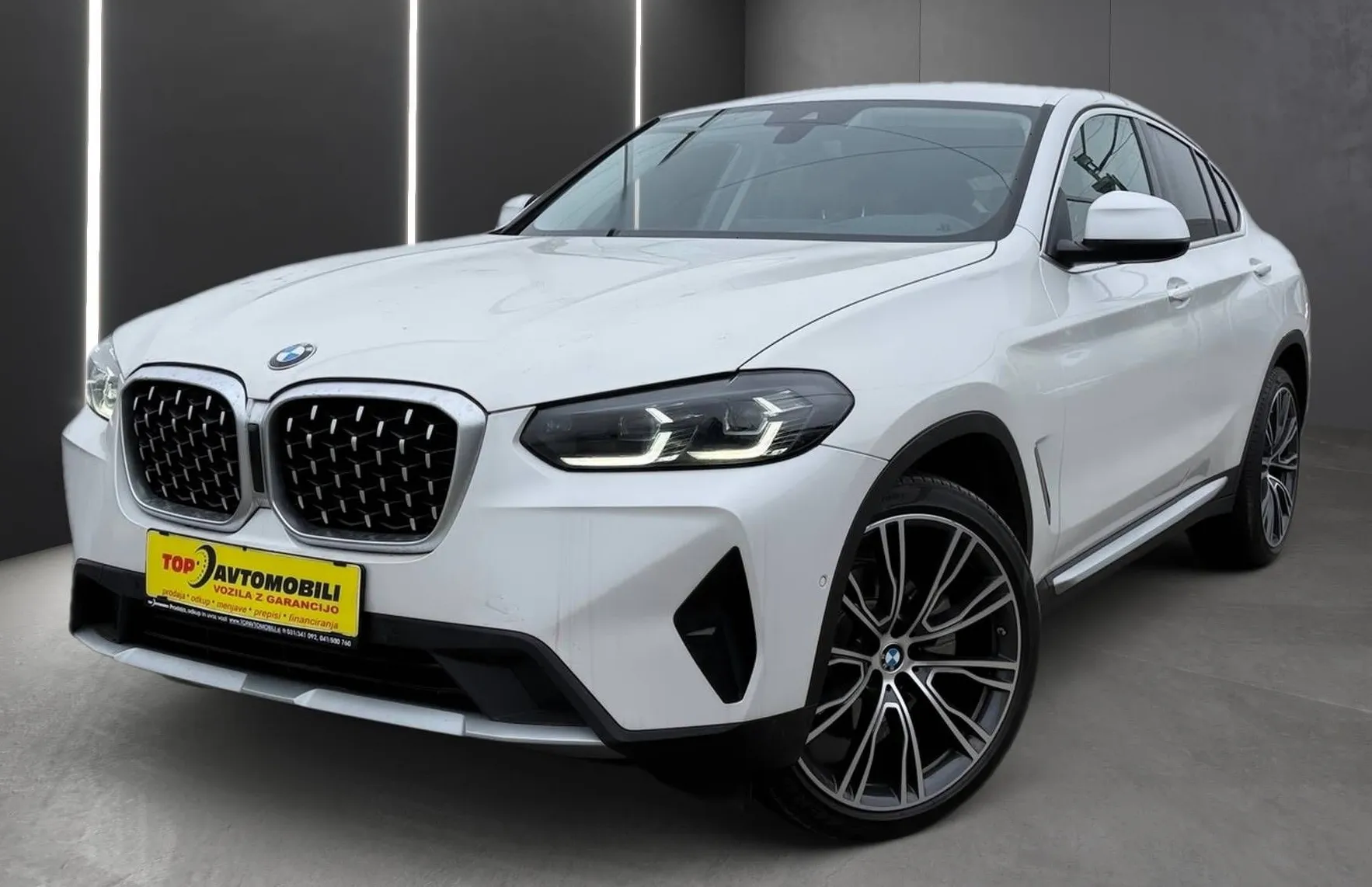 Zunanja slika - BMW X4 - serija : xDrive LCI MODEL •LED• USNJE• TOP • OBROKI• - 1
