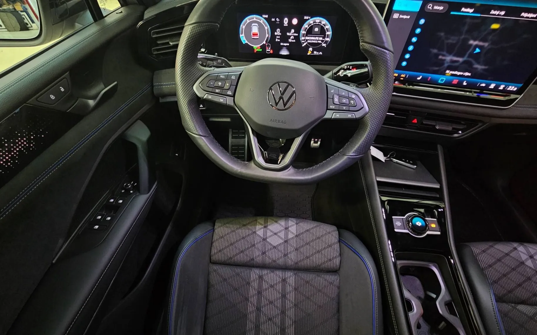 Notranja slika - Volkswagen Tiguan - 1.5 eTSI BMT 4Joy DSG - 7
