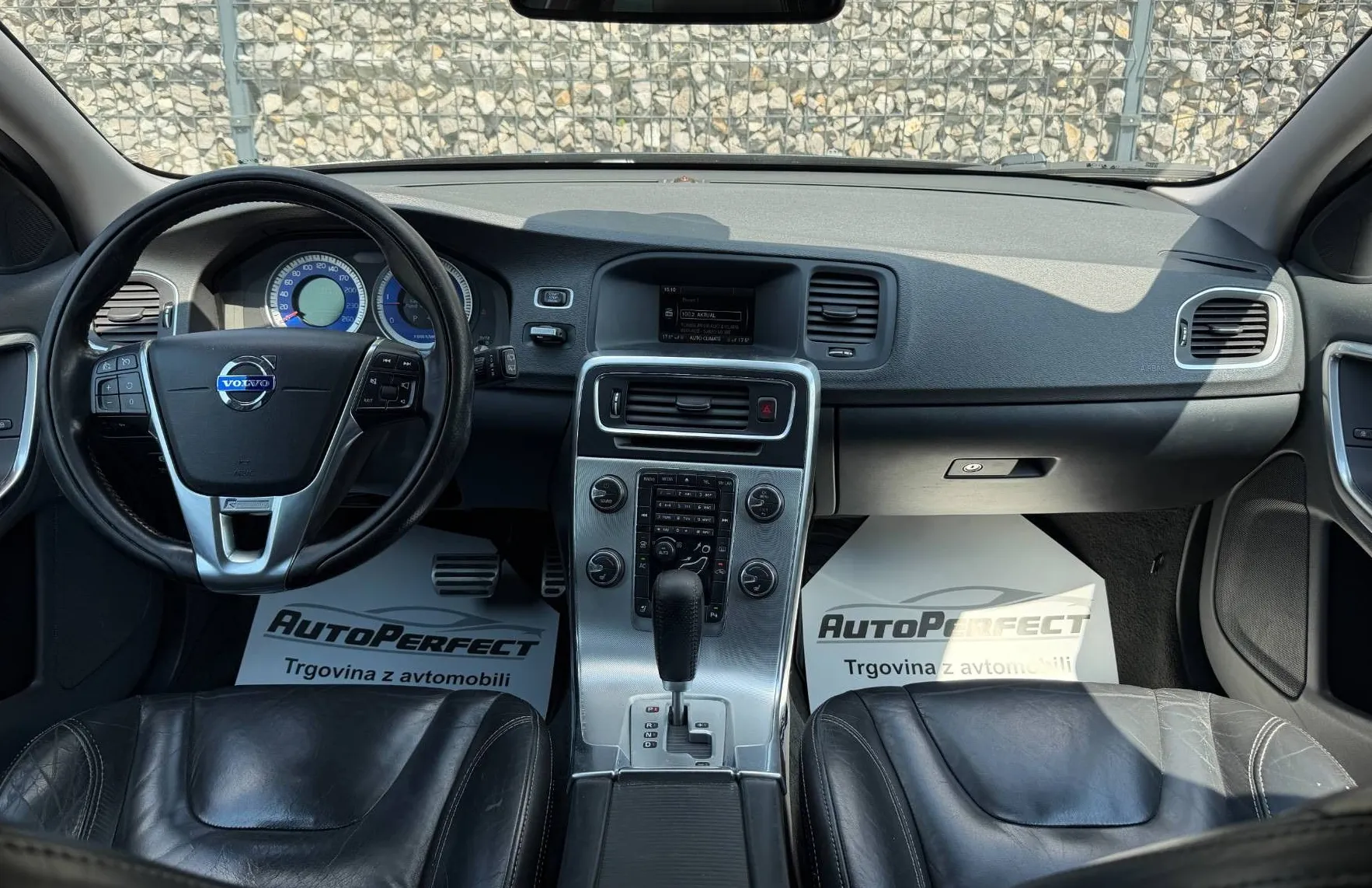 Zunanja slika - Volvo V60 - D5 AWD Geartronic |MEMORY|WEBASTO|GR. SED.| - 10