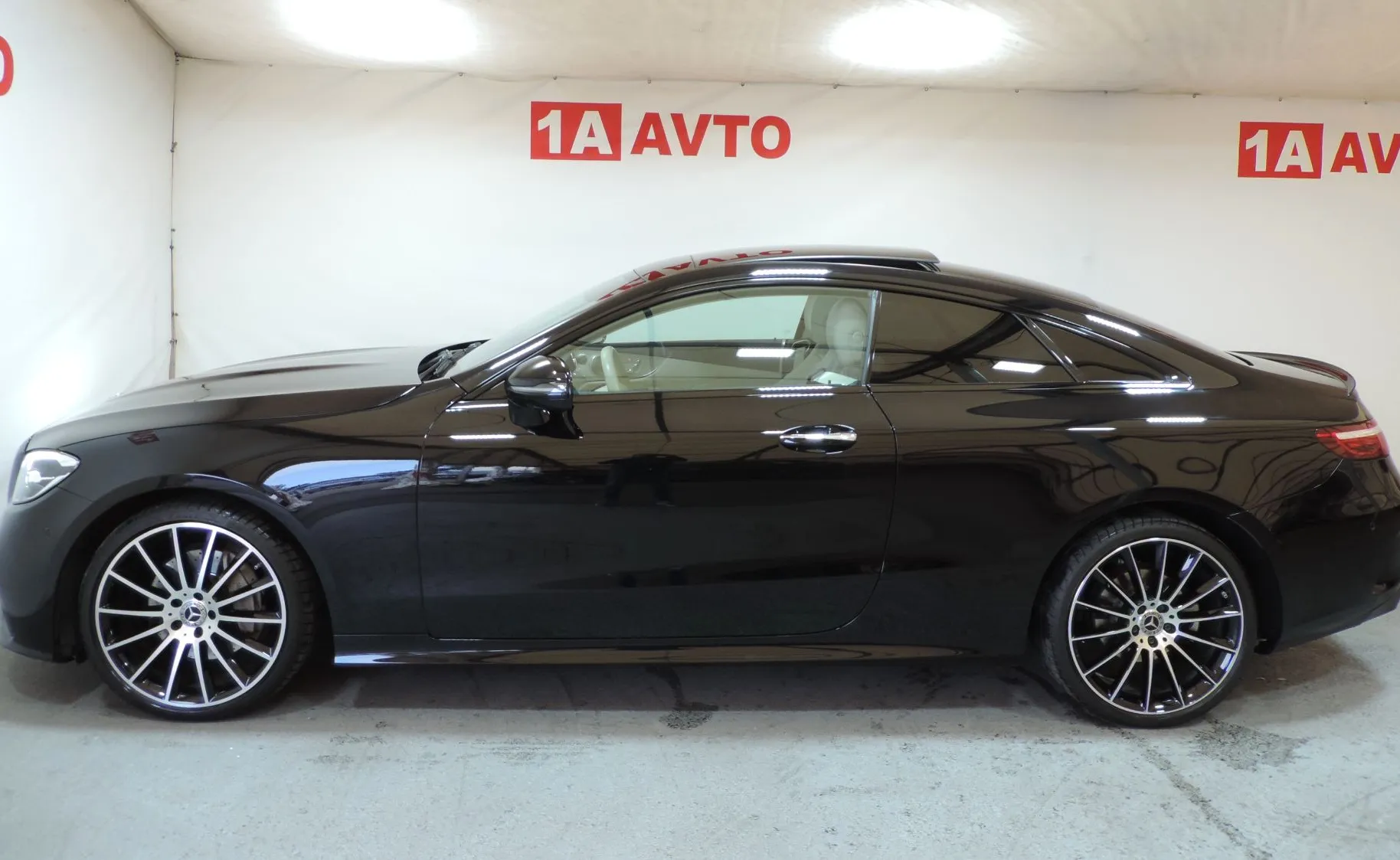 Zunanja slika - Mercedes-Benz E Class Coupe - 300d 4-MATIC AUT. - 23