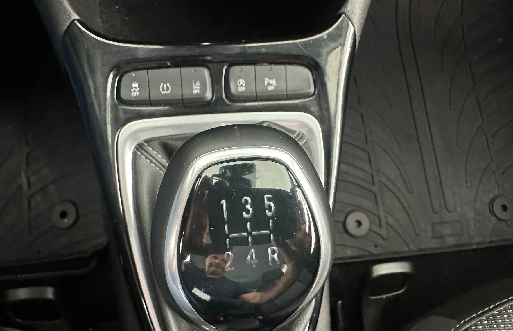 Zunanja slika - Opel Crossland - 1.2  BENCIN.KAMERA.LED.USNJE.NAVI.SAMO 73.000KM. - 12