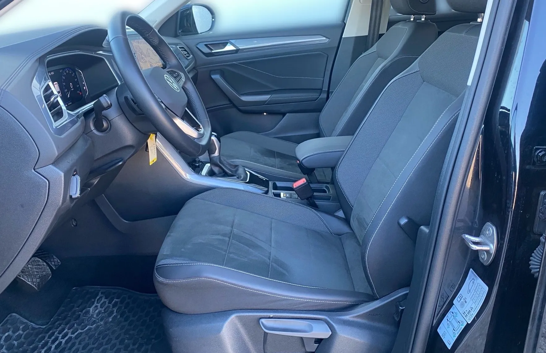 Zunanja slika - VW T-Roc - 1.5 TSI DSG Style Navigacija kamera zim. paket - 7