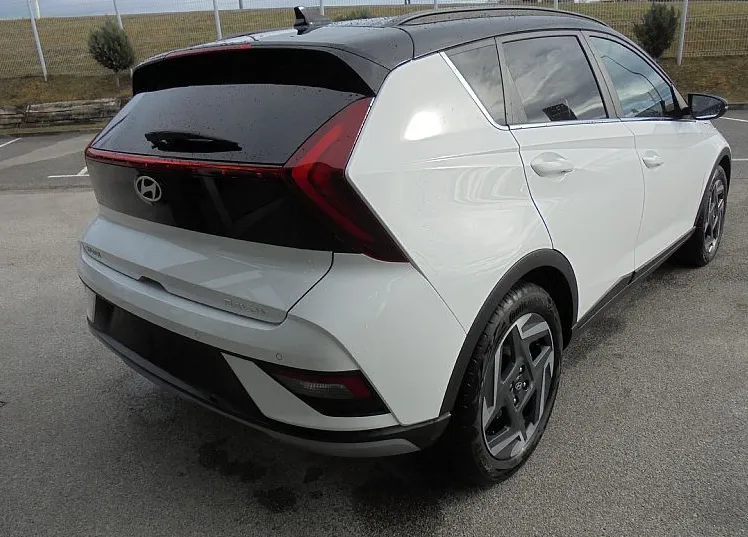 Zunanja slika - Hyundai Bayon - 1.0 T-GDI 90 PREMIUM DCT°RADAR°TWO-TONE° ZALOGA - 4