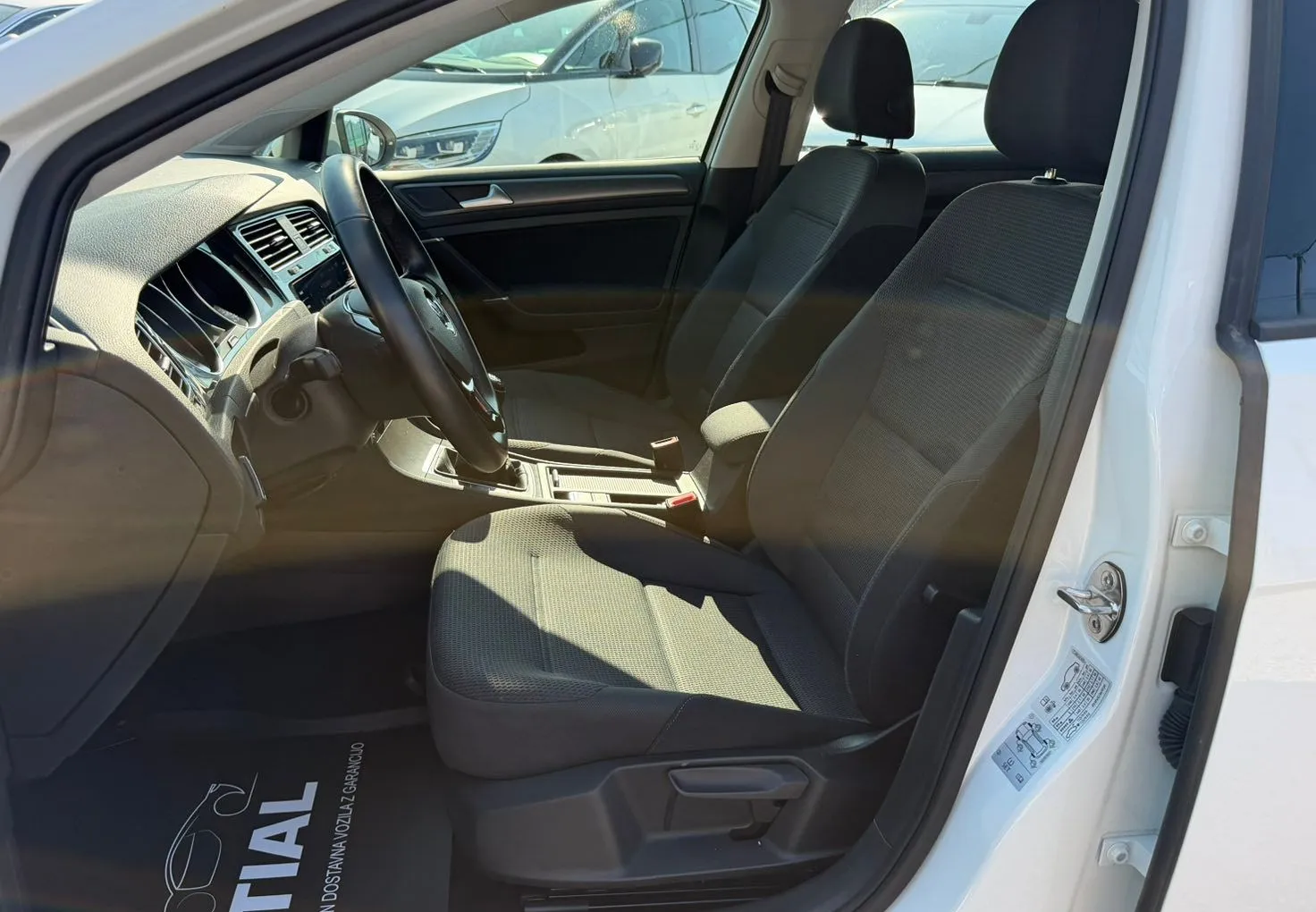 Zunanja slika - Volkswagen Golf - Variant 1.6 TDI AKTIVNI TEMP.-2X PDC-OPRAVLJEN VELIK SERV. - 7