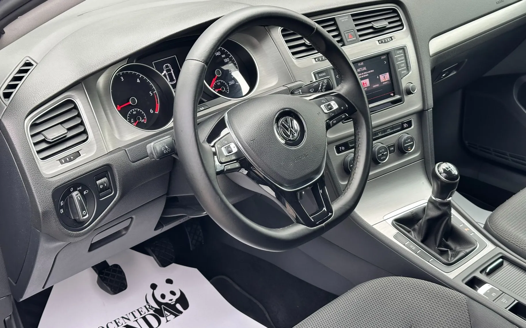 Zunanja slika - Volkswagen Golf - 1,6 TDI Comfortline - 10