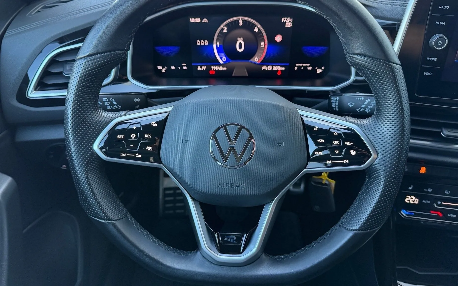 Notranja slika - Volkswagen T-Roc - 2.0 TDI BMT R-Line-ACC-Mrtvi kot-PDC-Vl.kljuka.... - 8