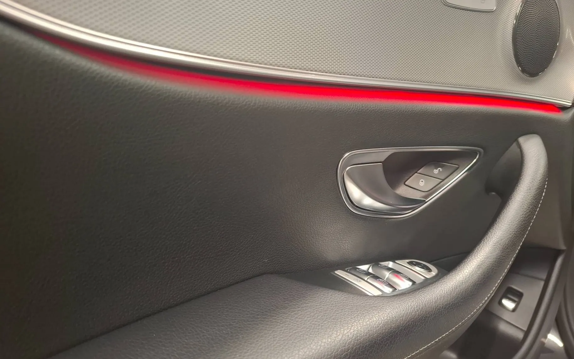 Notranja slika - Mercedes-Benz E-Razred - E 220 d SAMO 83000KM-1LASTNIK-SLO-FUL LED-ALU 20 - 11