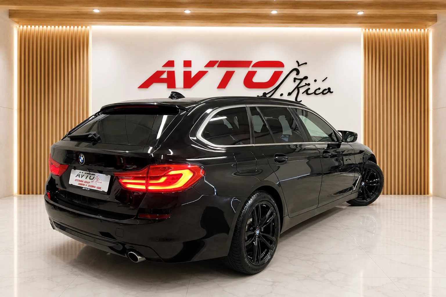 Zunanja slika - BMW serija 5 Touring: - 525d-PANORAMA-VIRTUAL-ACC-KAMERA-NAVI-LED-PDC - 4
