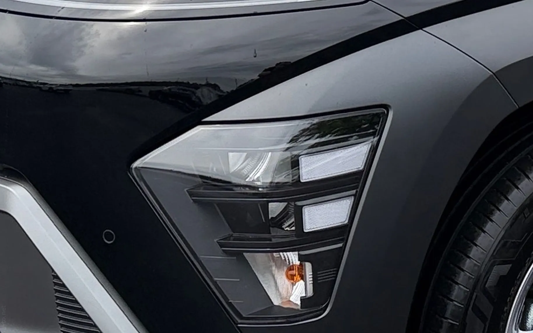 Zunanja slika - Hyundai Kona - 1.0 T-GDI 120 ISG MHEV Premium DCT-SLO-1.lastnik - 5