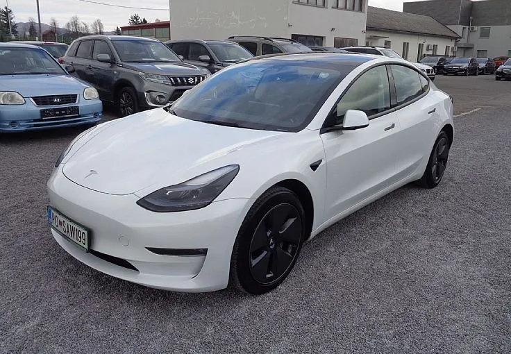 Zunanja slika - Tesla Model 3 - Long Range RWD - NA VOLJO ZA POSLOVNI NAJEM - 1