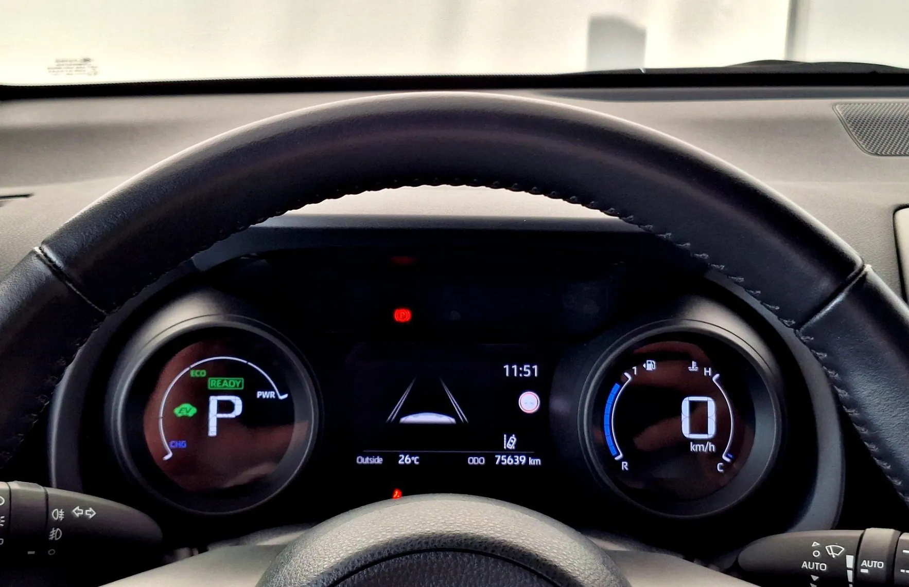Zunanja slika - Toyota Yaris - Hybrid 1.5 VVT-i Sport BiTone Avt. - 19