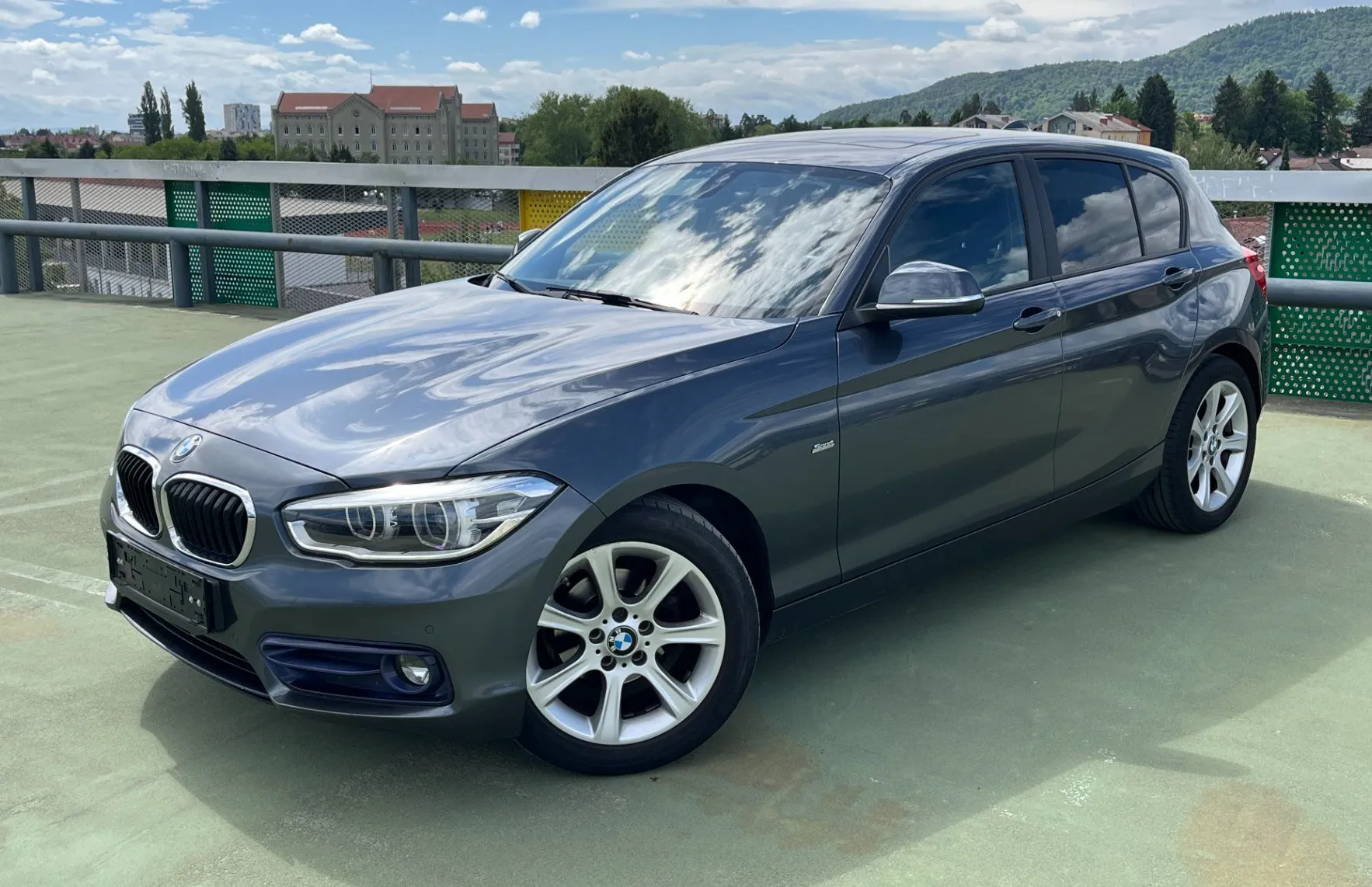 Zunanja slika - BMW Serija 1 - : 116d Sport Line AVT. LED. PANO. 2X PDC. TEMPOM. - 1