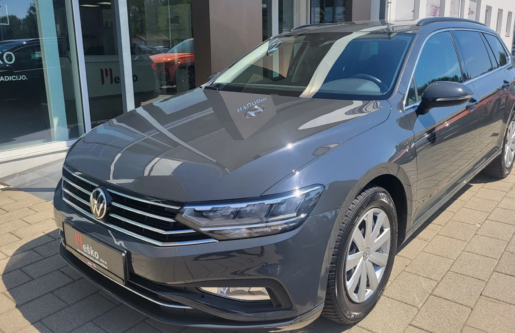 Zunanja slika - Volkswagen Passat - Variant 2.0 TDI DSG-ale-pdc-acc-radar-navi-led-kamera - 1