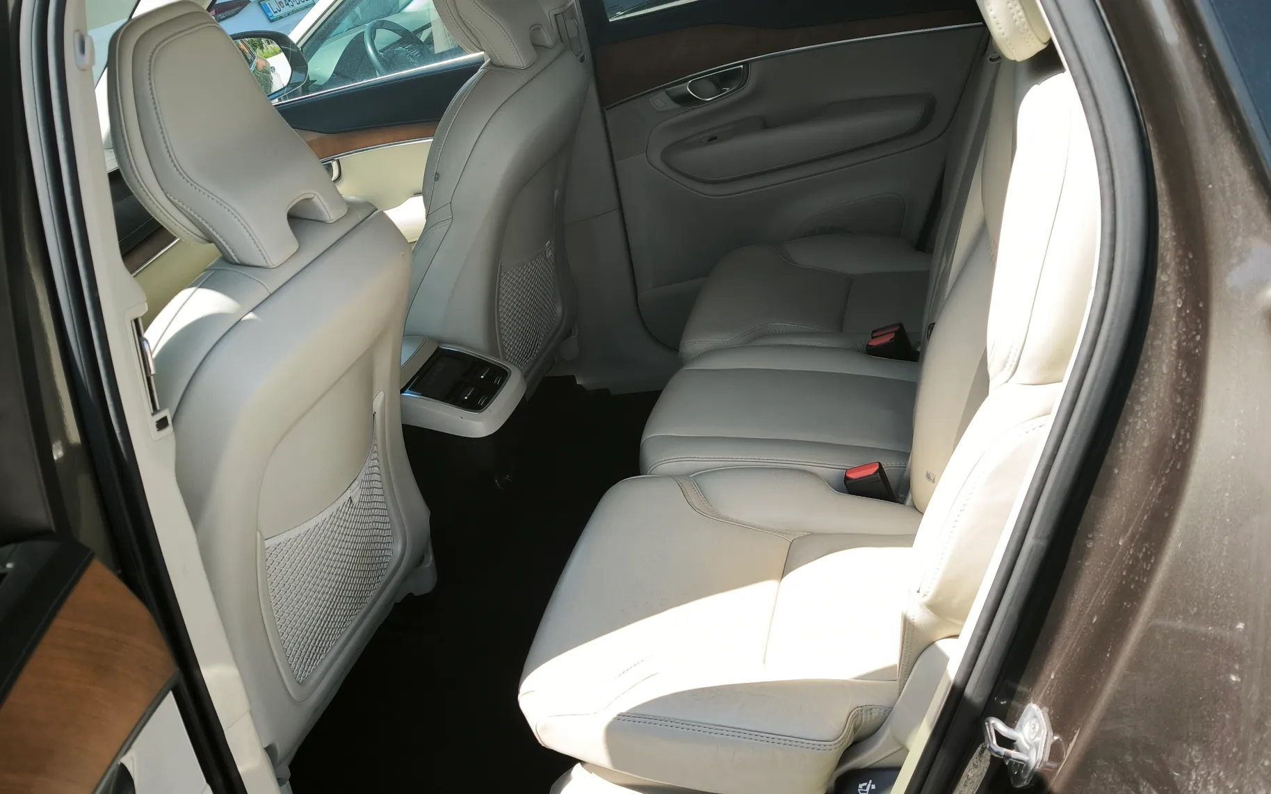 Notranja slika - Volvo XC90 - D5 AWD Inscription Geartronic - 8