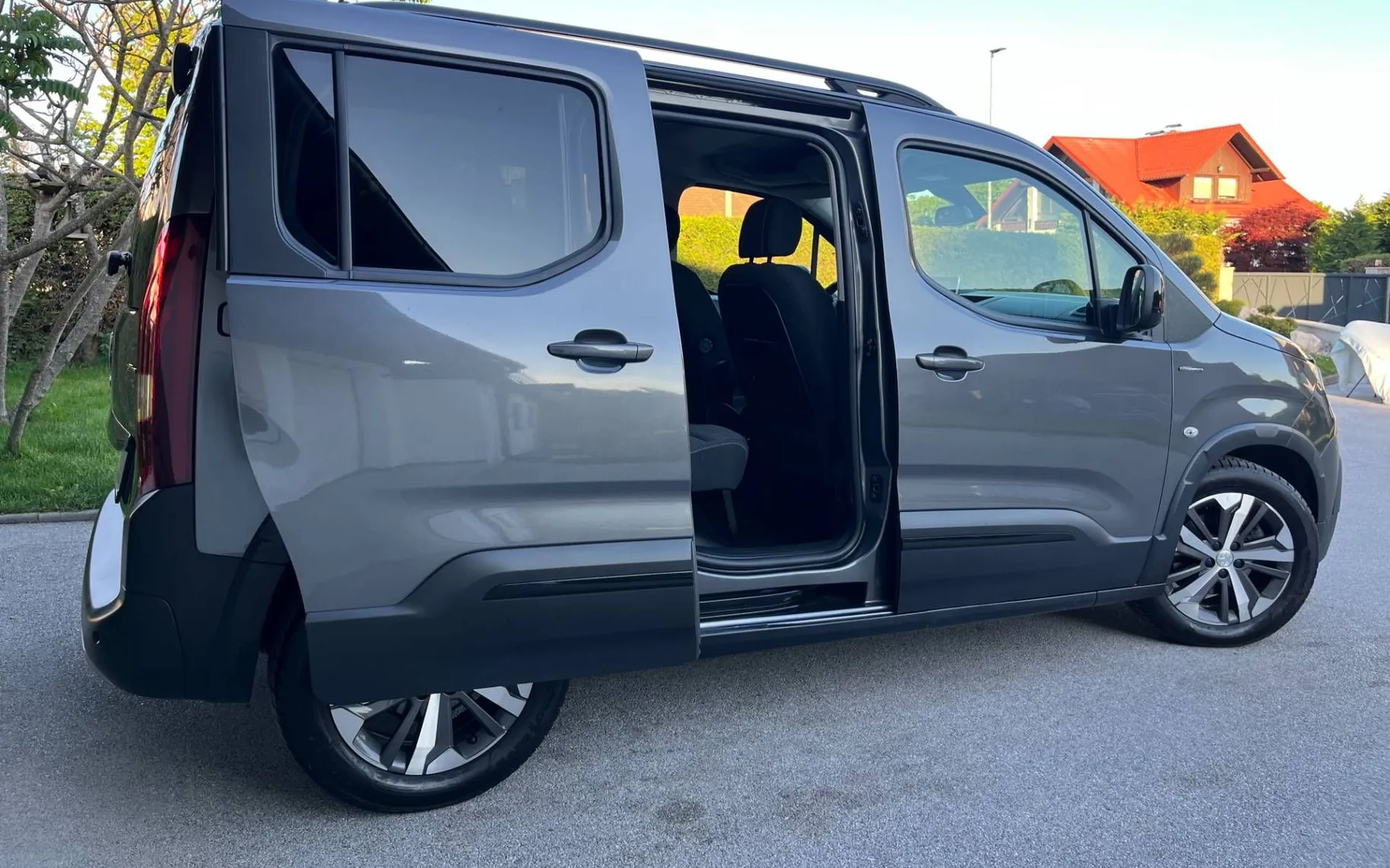 Zunanja slika - Peugeot Rifter - GT LINE 1.5 BLUEHDI 130 LED-KAM-ODLIČEN - 5