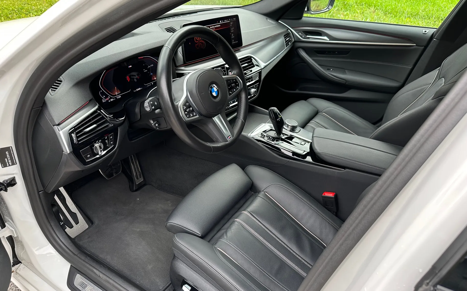 Notranja slika - BMW Serija 5 - 530d Touring Avt. - 5