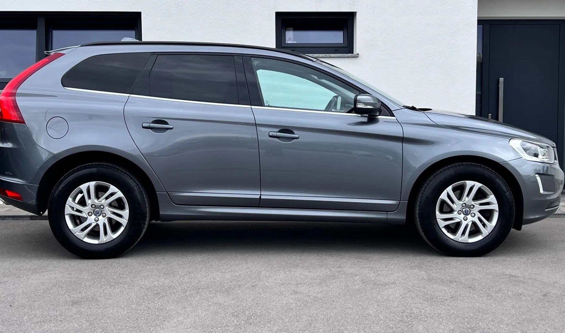 Zunanja slika - Volvo XC60 - 2.4 AWD D4+XENON+NAVI+KLJUKA - 5