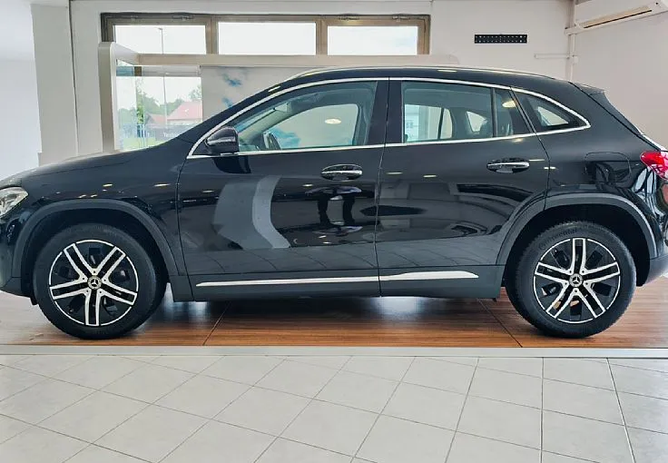 Zunanja slika - Mercedes-Benz GLA-Razred - 180 URBAN PRO-SLO-AMBI-LED-DAB-KAM-AVT.PRTLJ-VIDEO - 3