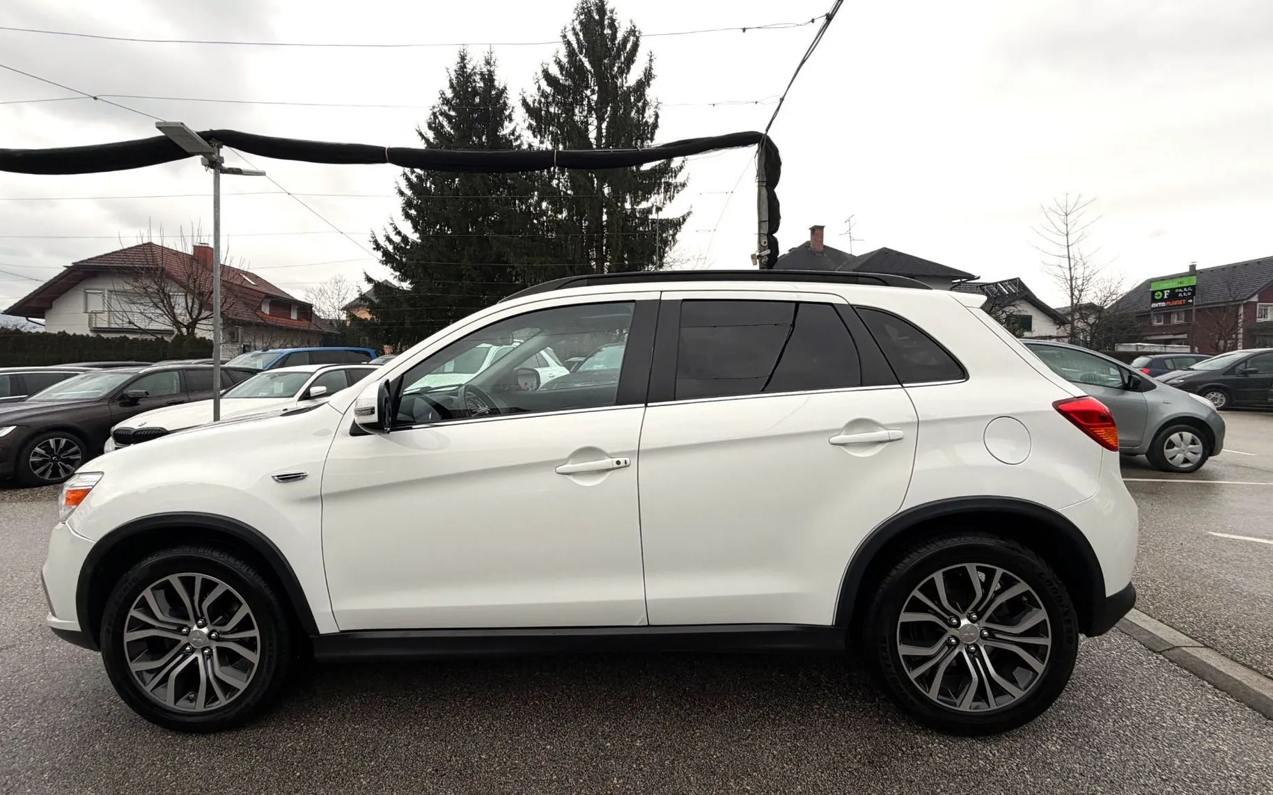 Zunanja slika - Mitsubishi ASX - 2.2 DI-D 4WD AUT. Intense+ XENON NAVI PANO KAMERA - 2