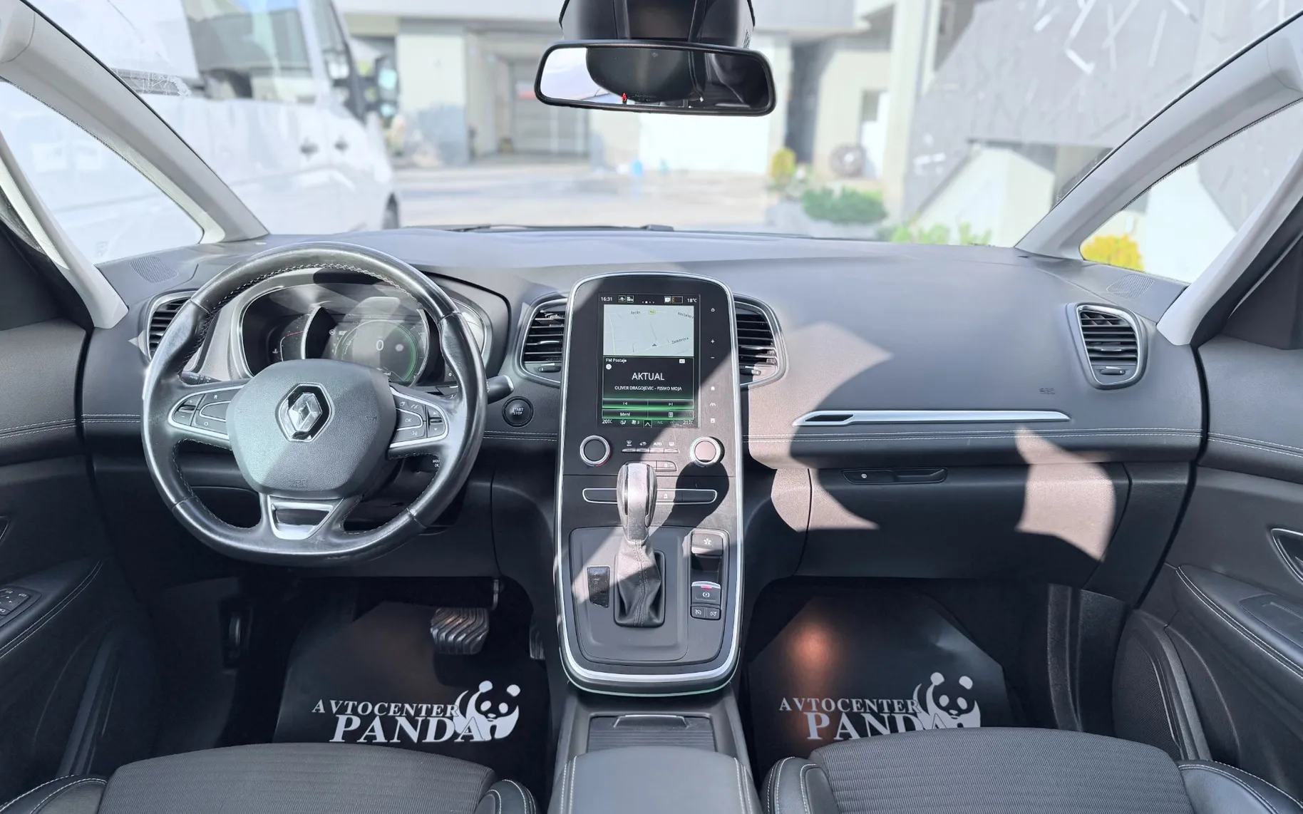 Zunanja slika - Renault Scénic - Grand  dCi 110 Energy Bose EDC - 4
