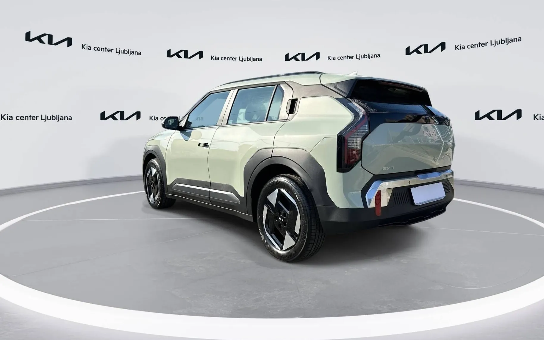Notranja slika - KIA EV3 - STAR 58.3 kWh baterija - 7