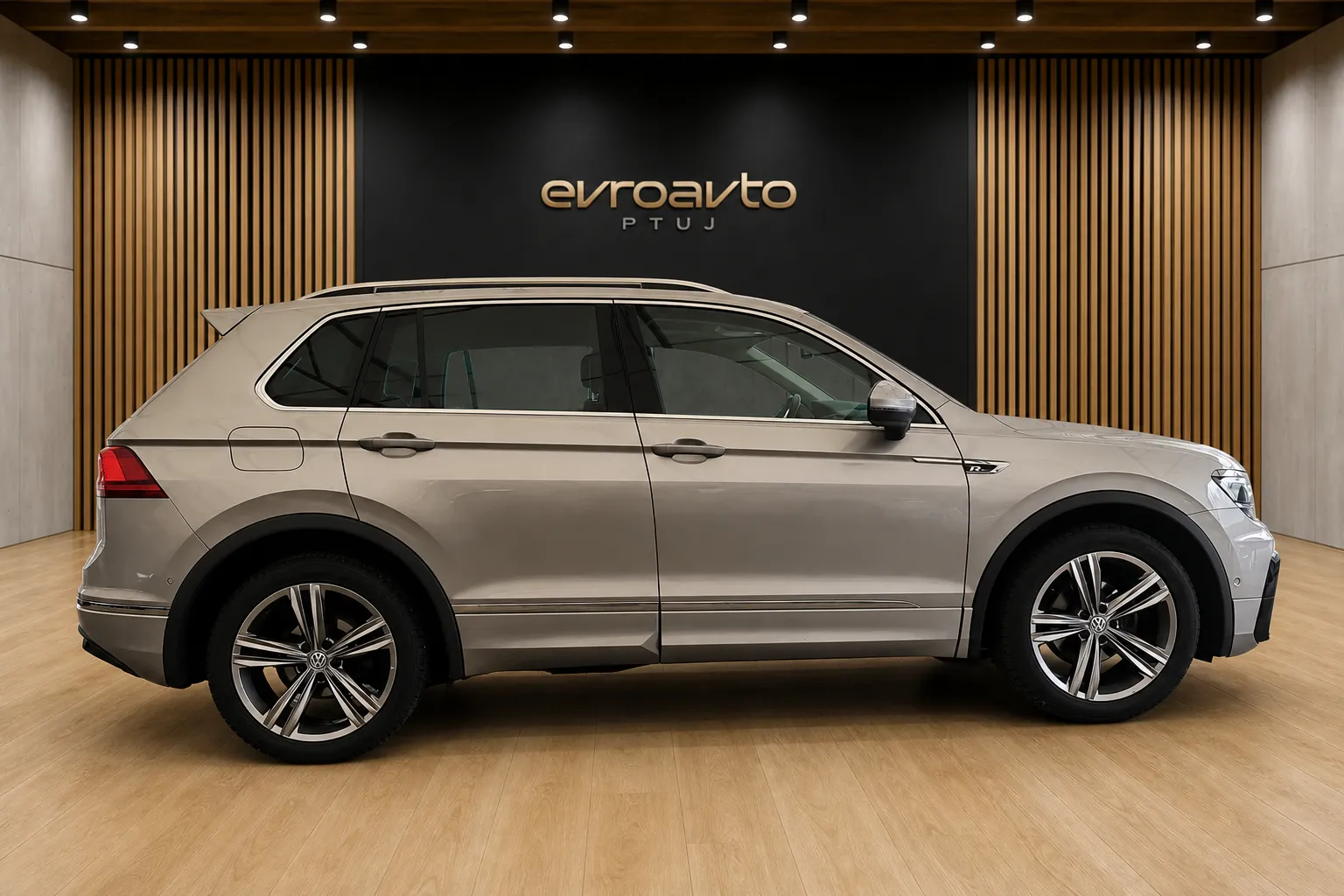 Zunanja slika - Volkswagen Tiguan - 2.0 TDI SCR BMT R-Line Panoramska streha - 3