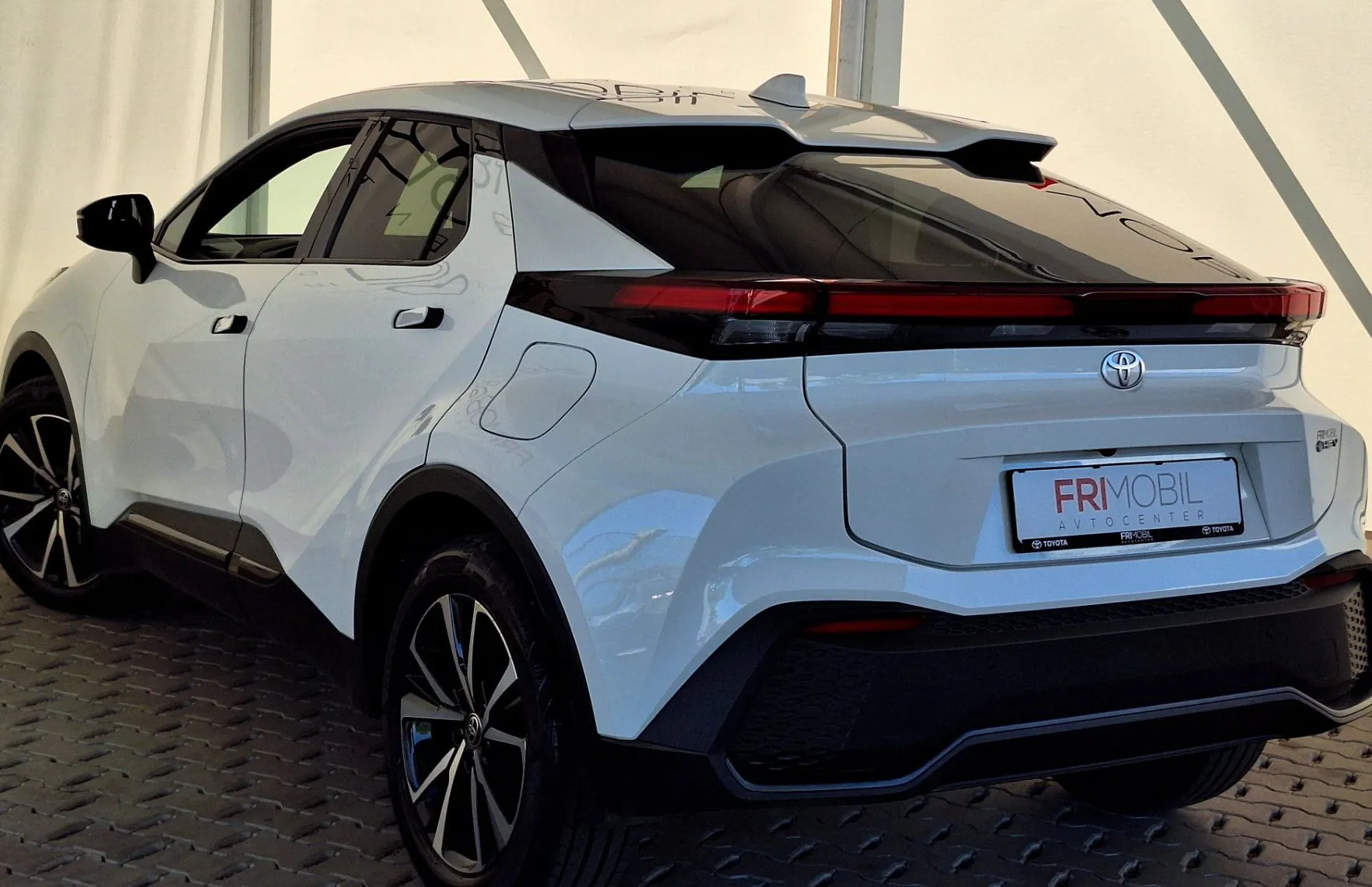 Zunanja slika - Toyota C-HR - Hybrid 1.8 C-LUB Tech Avt. - 4