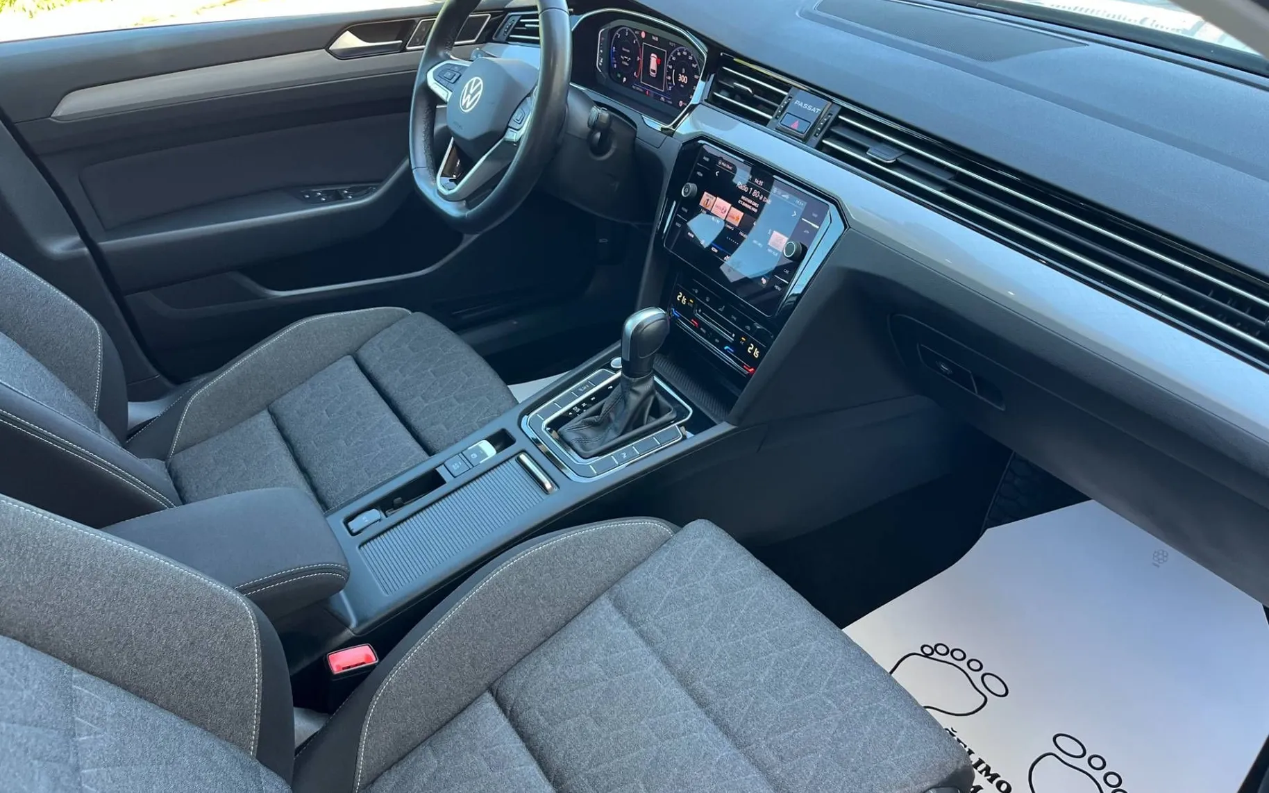 Notranja slika - Volkswagen Passat Variant - 2.0 TDI BMT  DSG-SLO-1 LASTNIK-VIRTUAL-LED-RADAR.. - 8