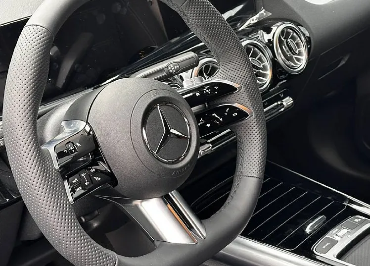 Zunanja slika - Mercedes-Benz GLA-Razred - GLA 180 AMG Line Edition... - 10