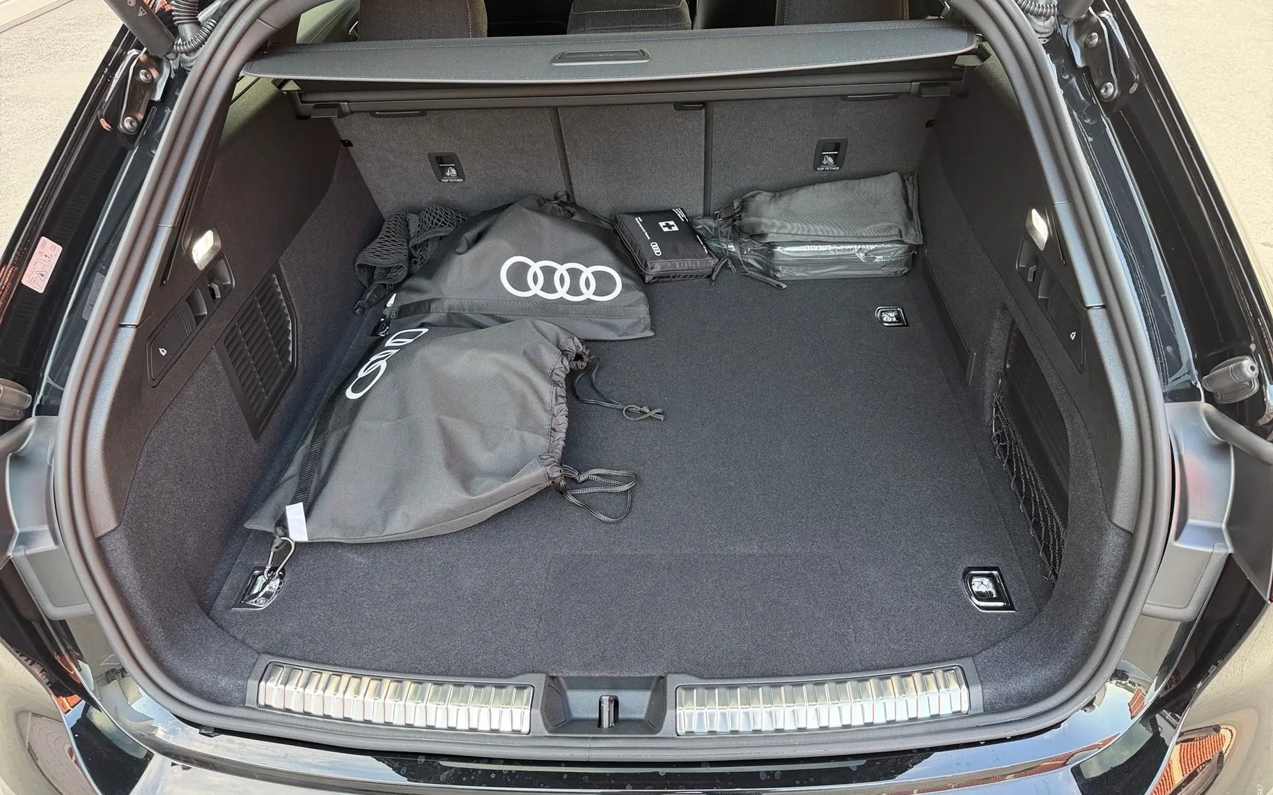 Notranja slika - Audi A5 Avant - e-hybrid quattro 220 kW S tron.Business... - 12