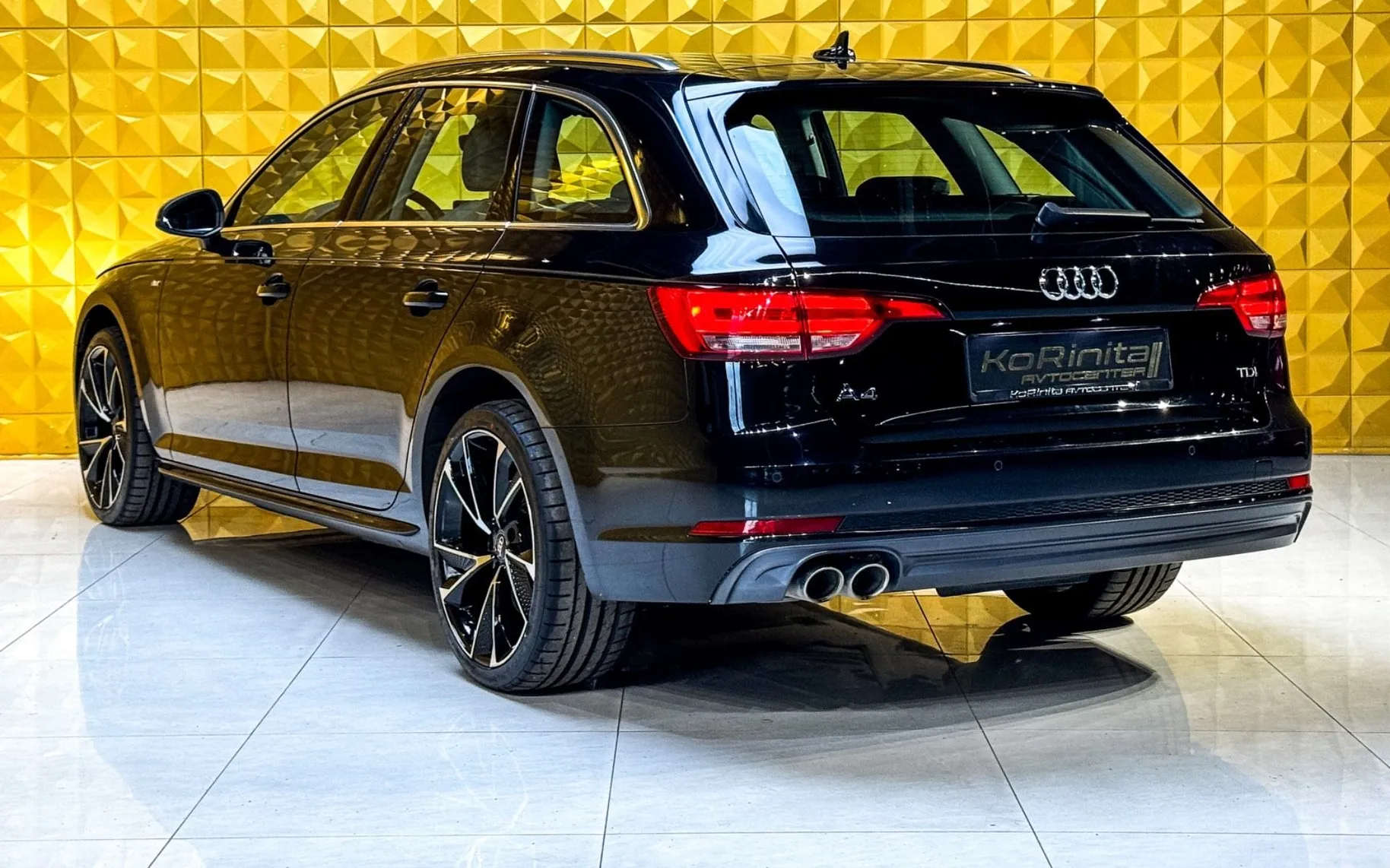 Notranja slika - Audi A4 Avant - 2.0 TDI AUT. S Line-HLAJENJE-RADAR TEMP.-NAVI - 9