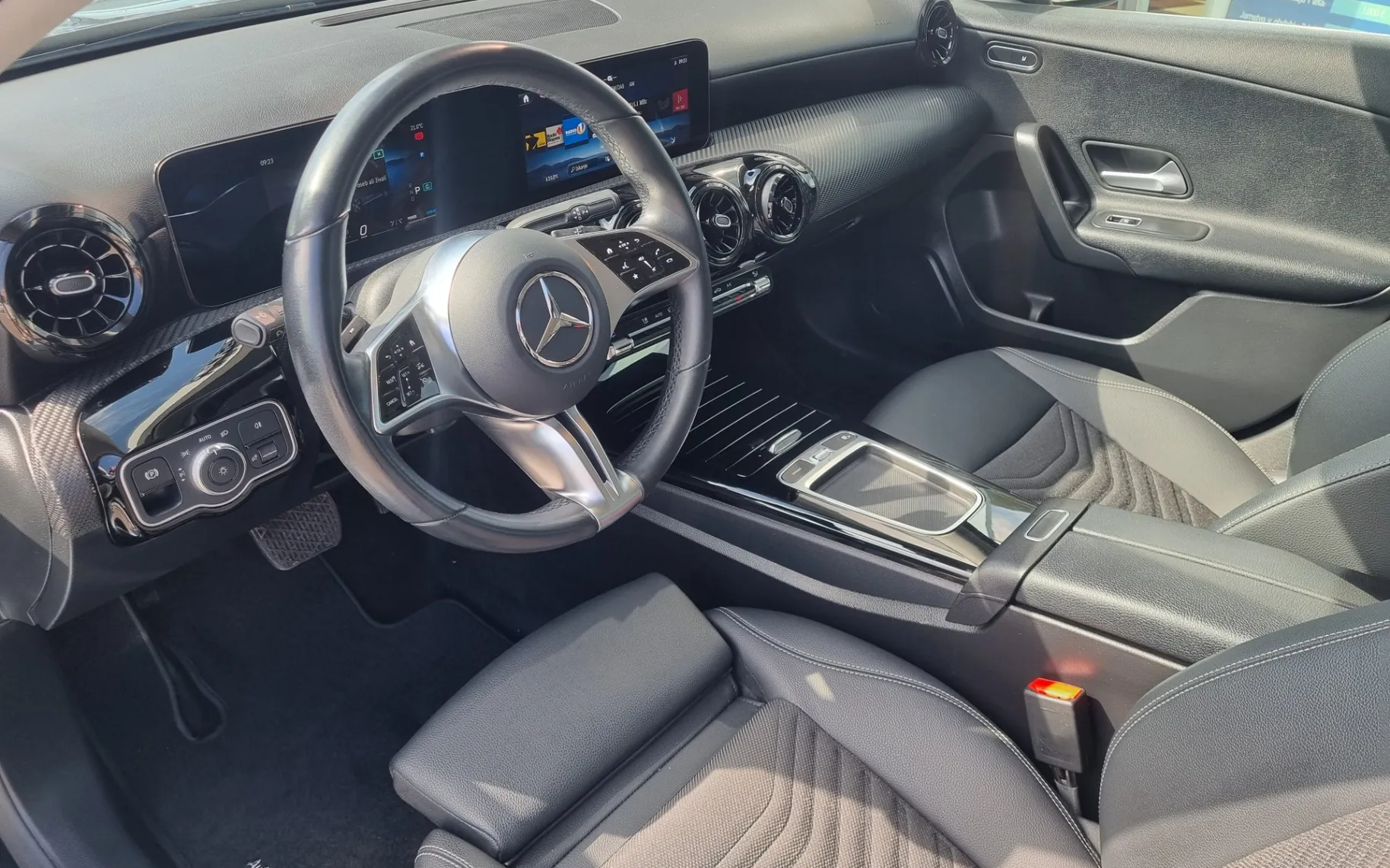 Zunanja slika - Mercedes-Benz A-Razred - A180 MHEV - AVTOMATIK-DAB-KAMERA-NAVIGACIJA - 4