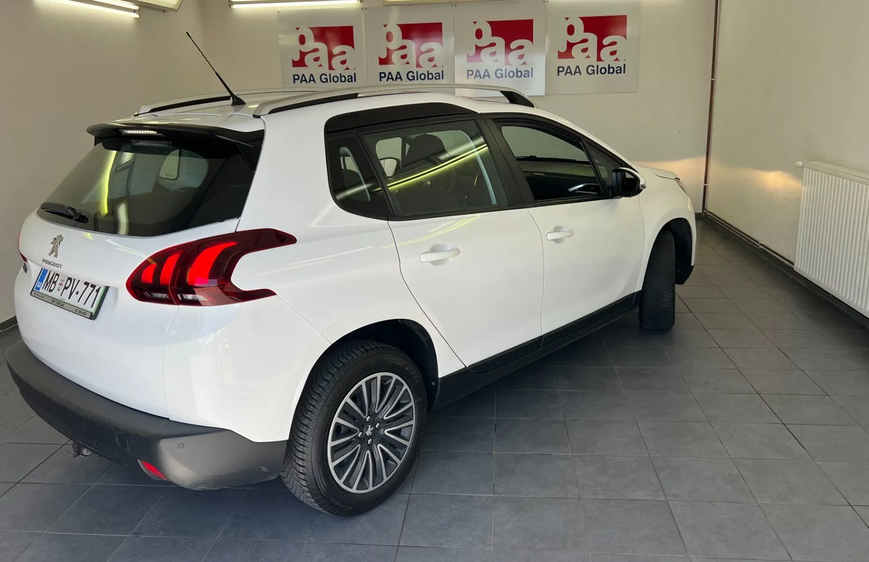 Zunanja slika - Peugeot 2008 - 1.2 PureTech 82 Active - 3