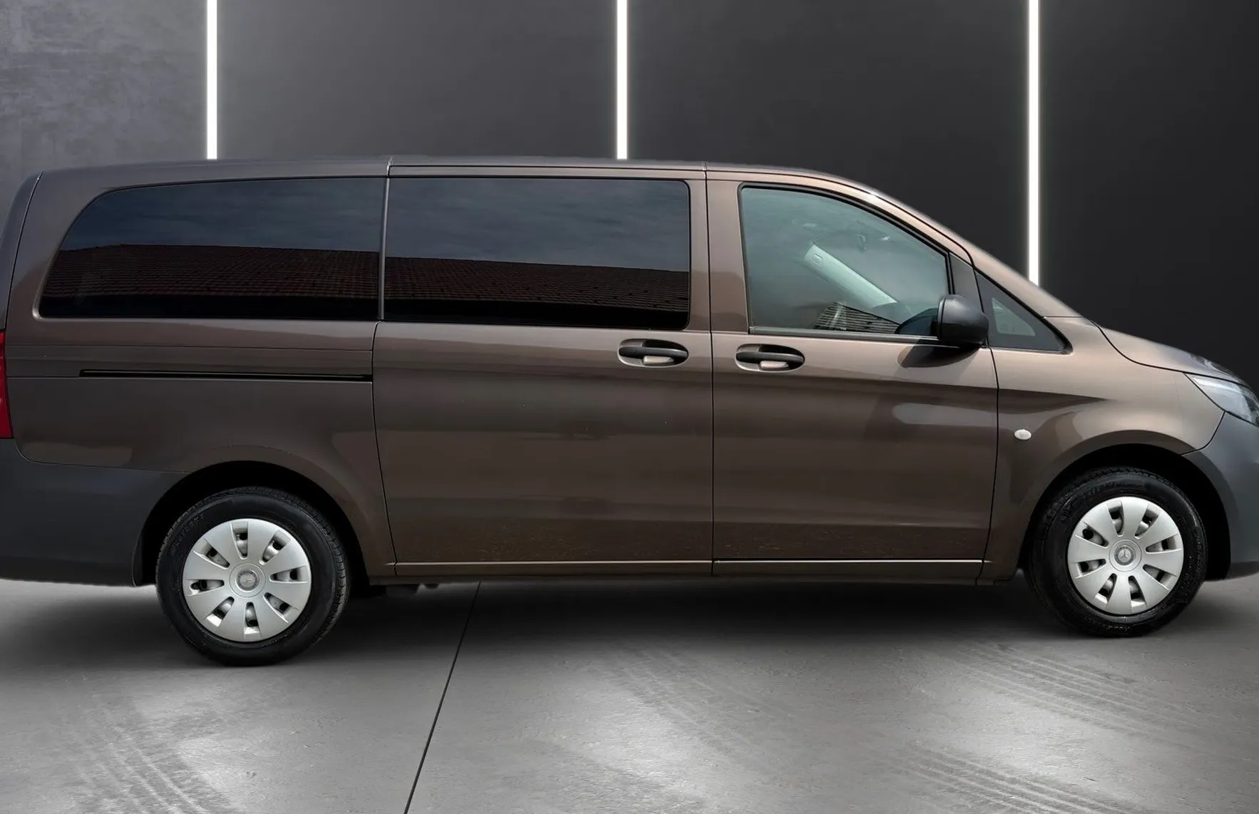 Zunanja slika - Mercedes-Benz Vito - Tourer 116 CDI DOLGI 9 SEDEŽEV NAVI PDC KLJUKA TOP - 8
