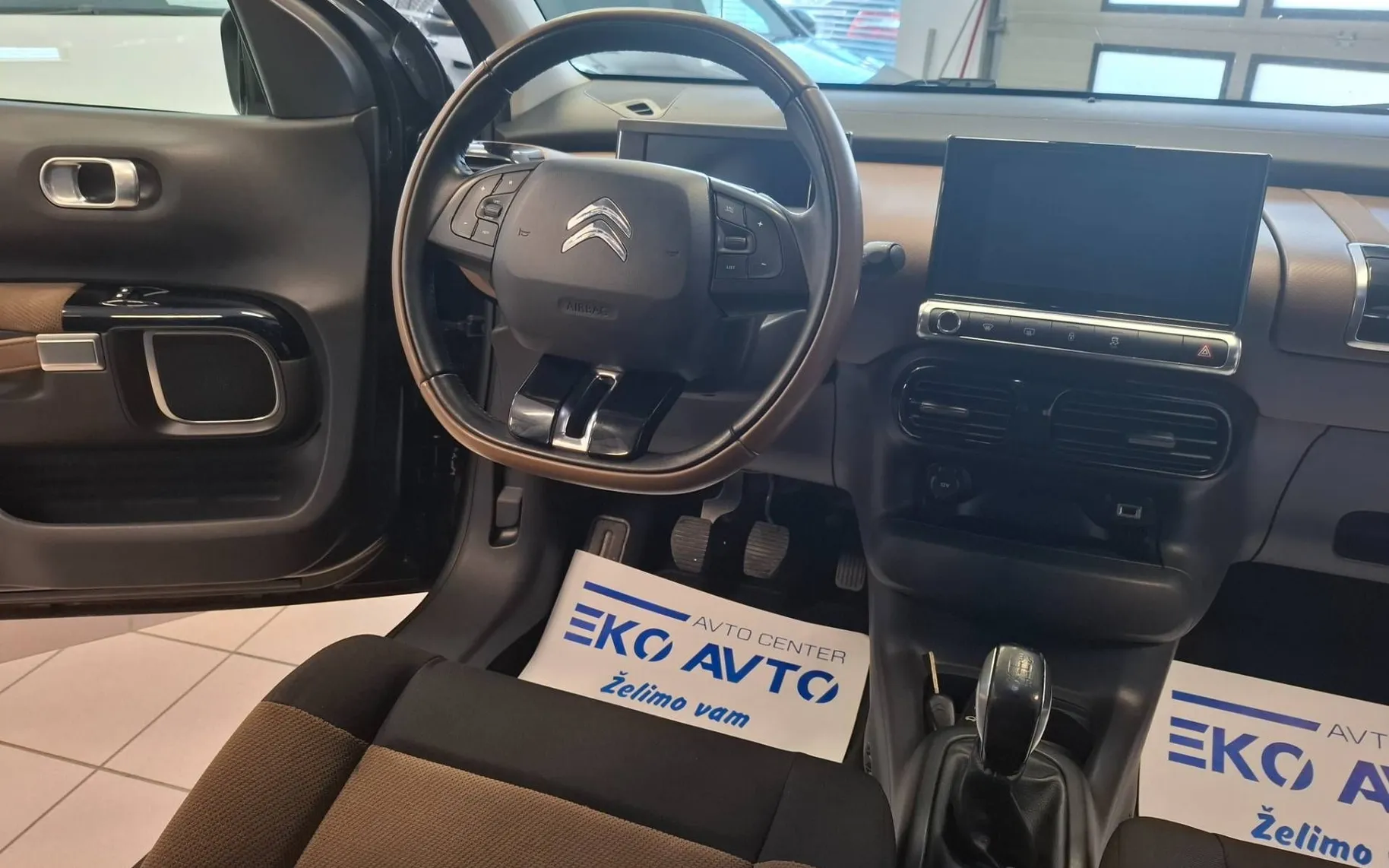 Notranja slika - Citroën C4 Cactus - 1.2 VTi Live-KREDIT BREZ POLOGA- - 10